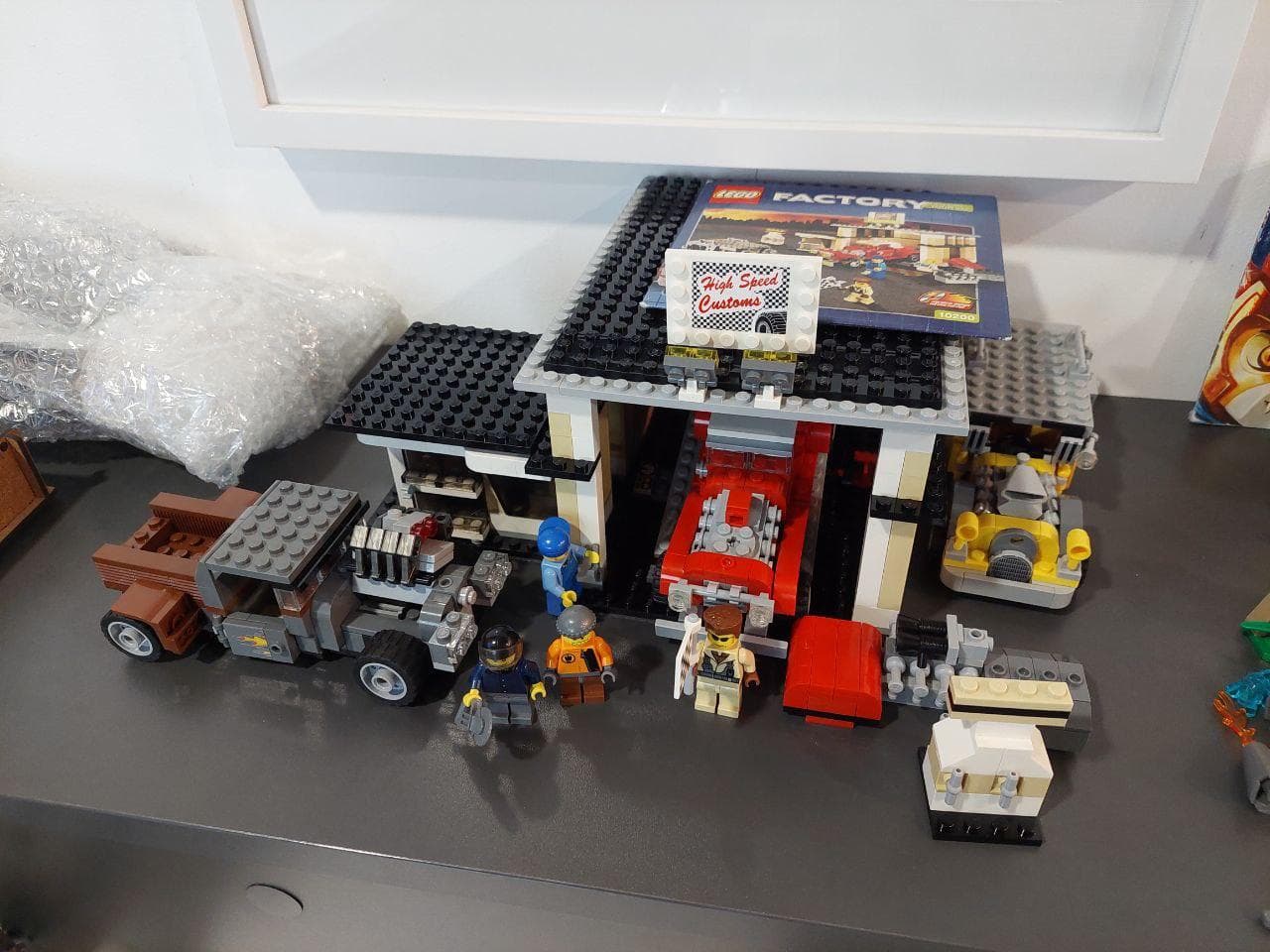 LEGO 10200 Custom Car Garage