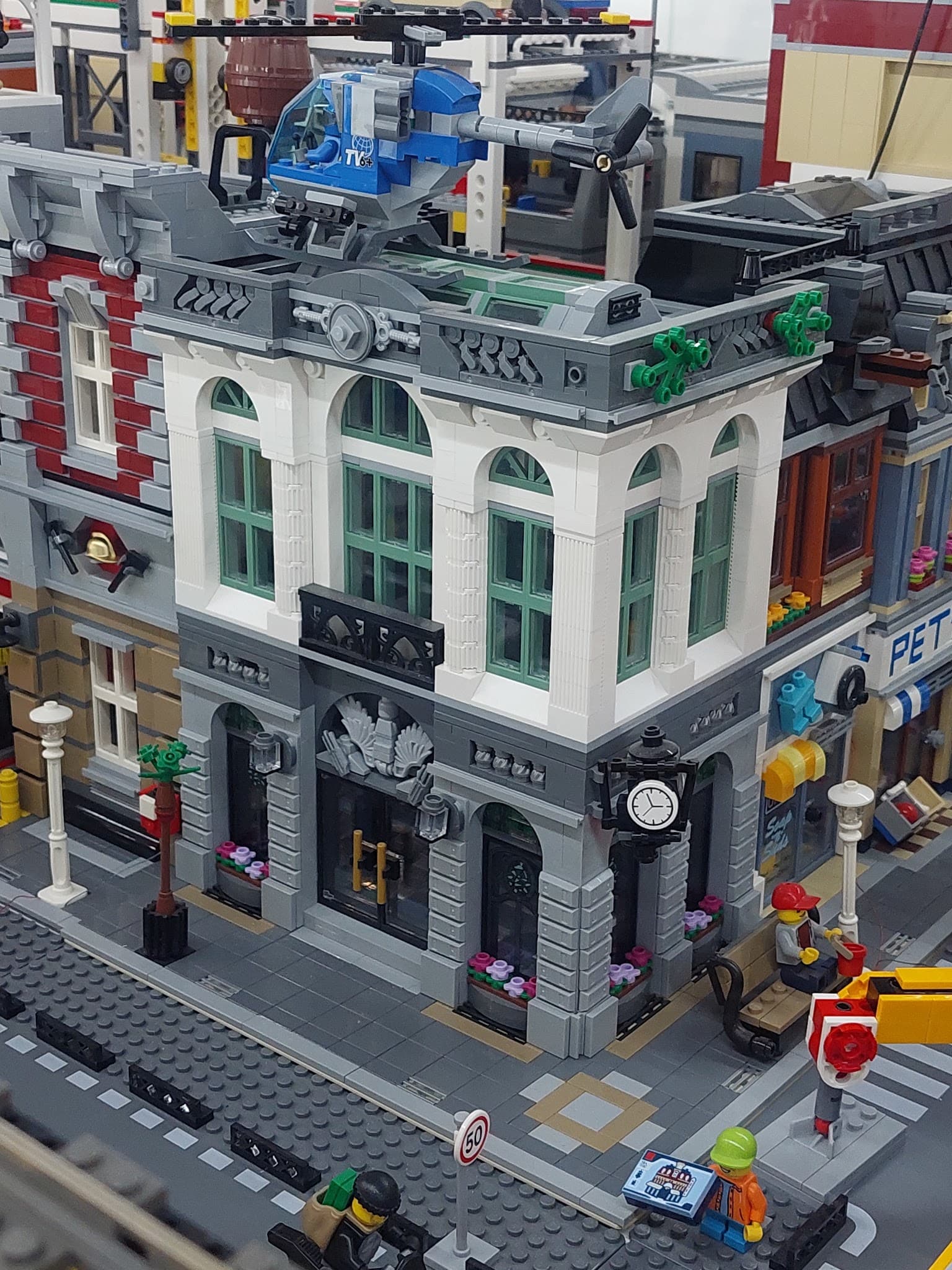 LEGO 10251 Brick Bank
