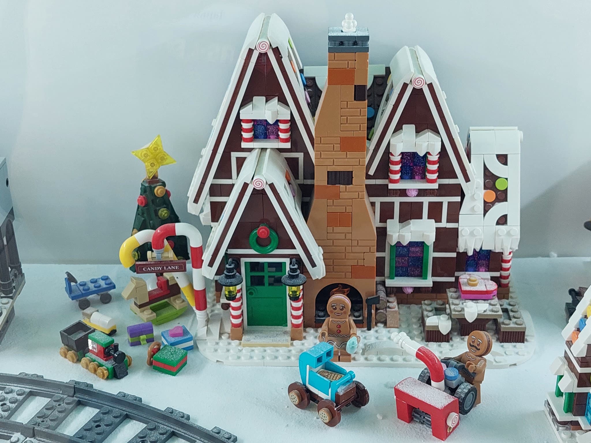 LEGO 10267 Gingerbread House