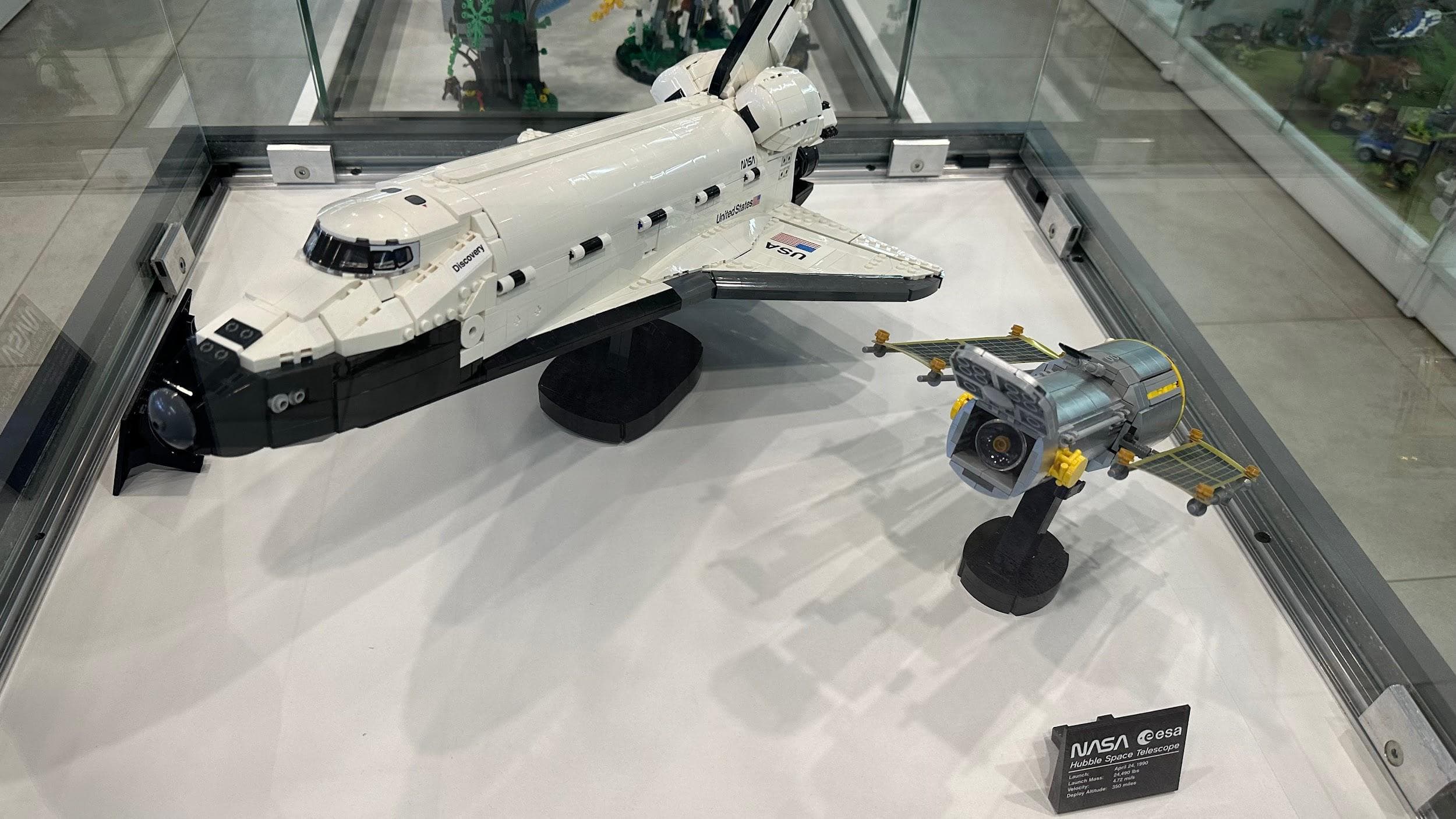 LEGO 10283 NASA Space Shuttle Discovery