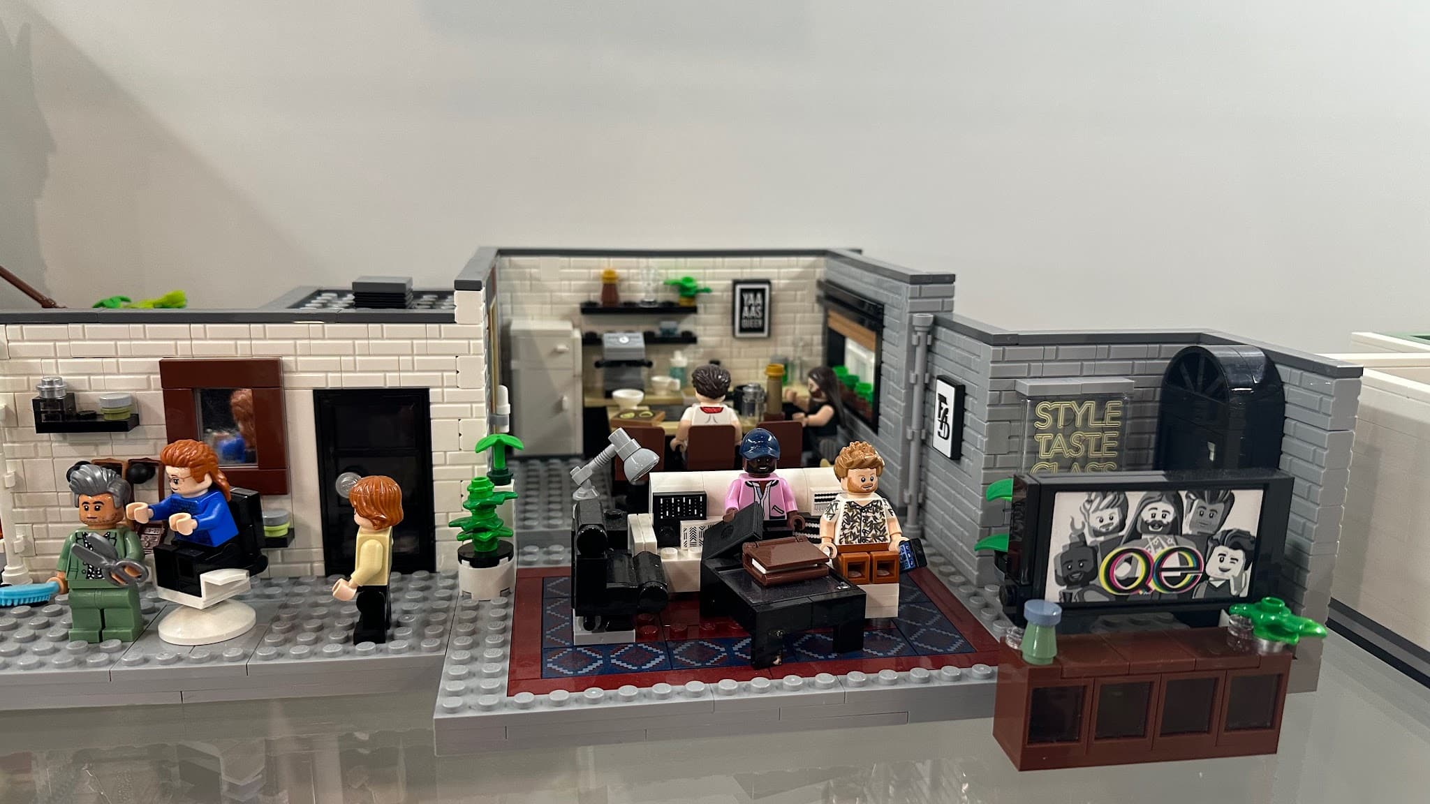 LEGO 10291 Queer Eye – The Fab 5 Loft