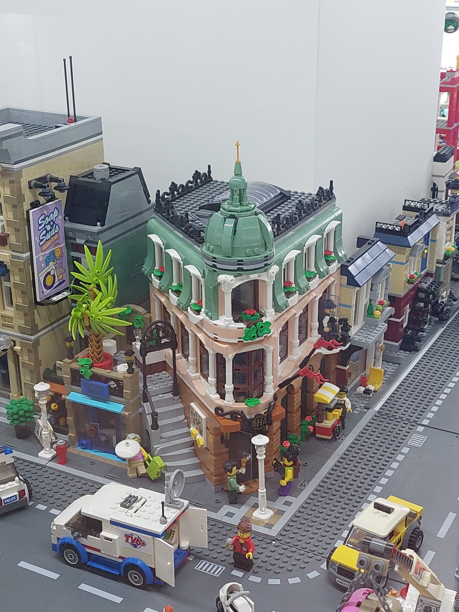 LEGO 10297 Boutique Hotel