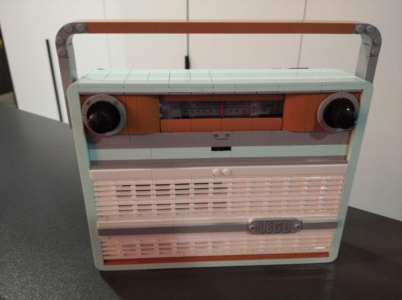 LEGO 10334 Retro Radio