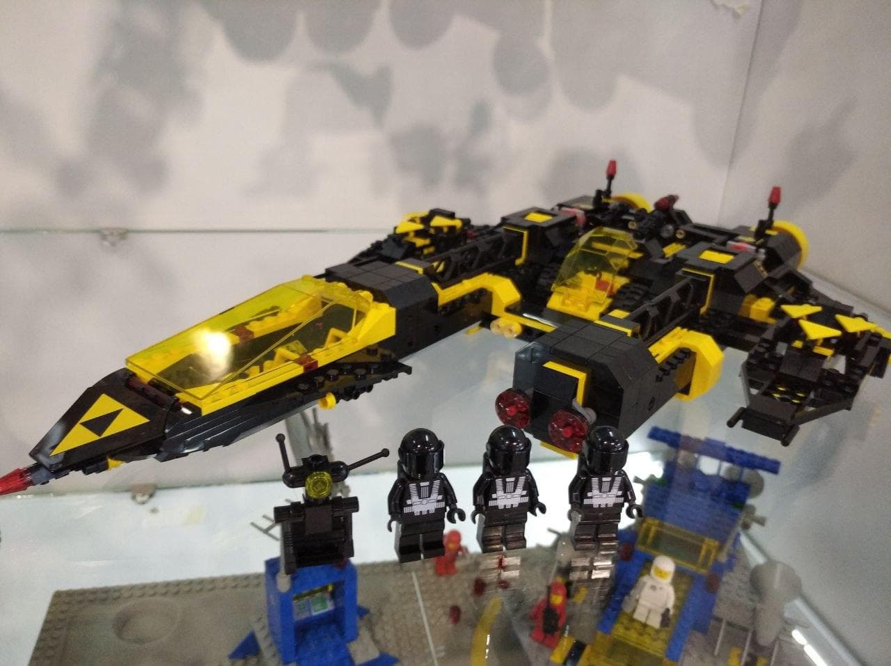 LEGO 10355 Blacktron Renegade