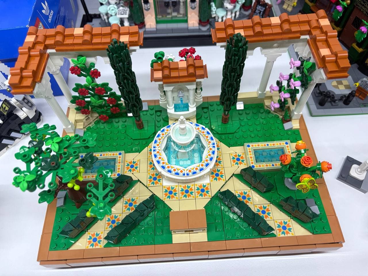 LEGO 10359 Fountain Garden