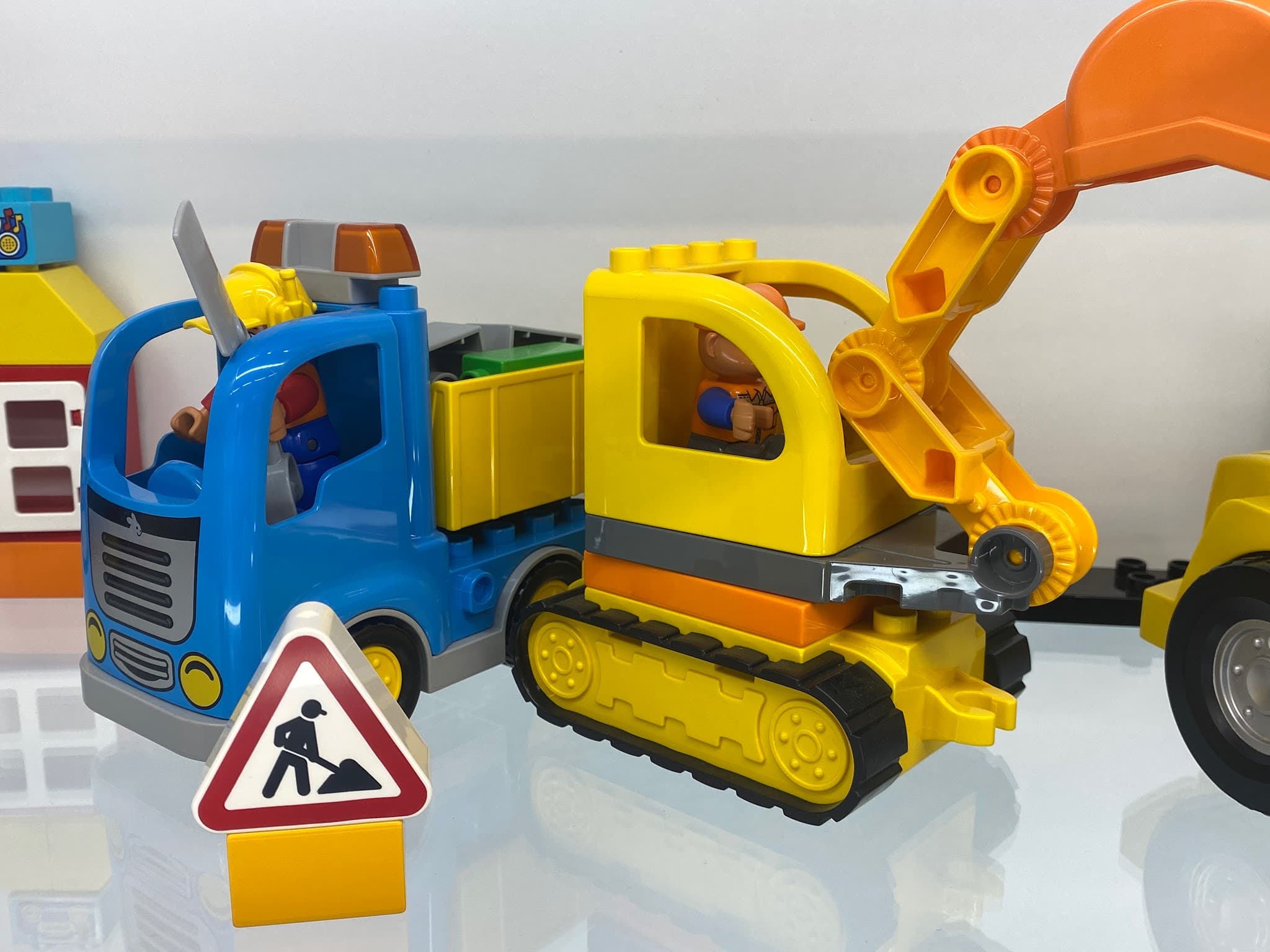 LEGO 10812 Truck & Tracked Excavator
