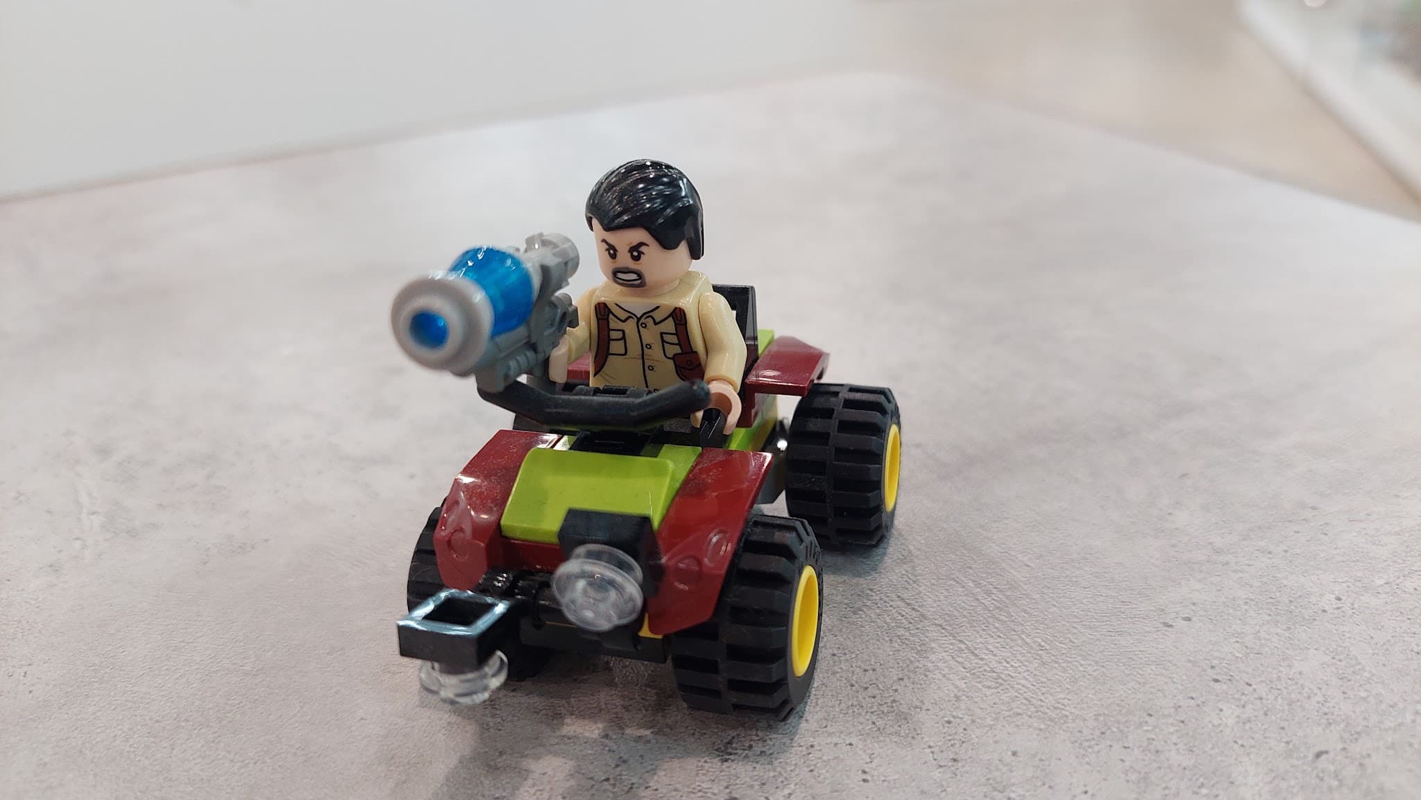 LEGO 122009 Vic Hoskins with Buggy