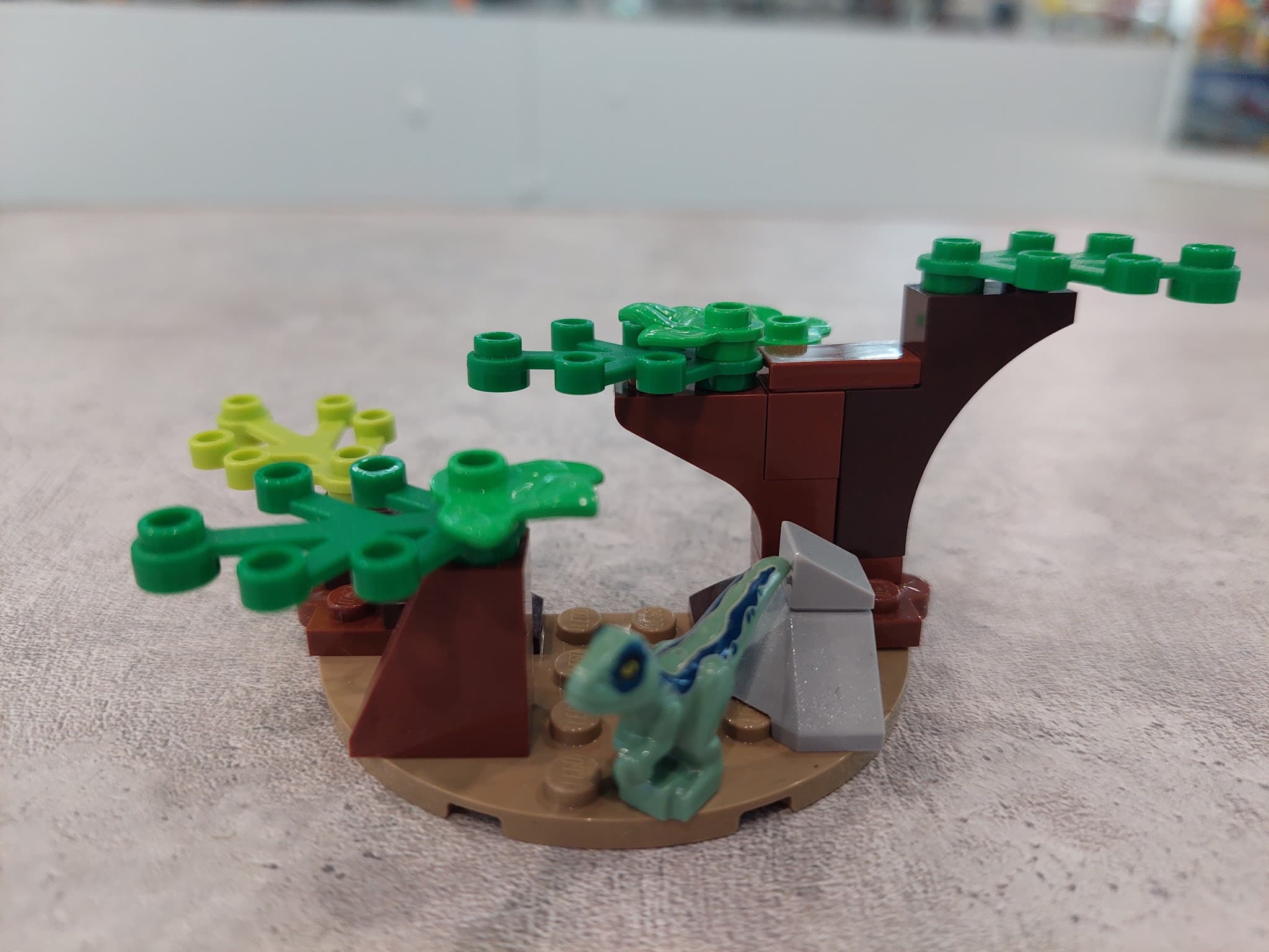 LEGO 122217 Raptor and Hideout