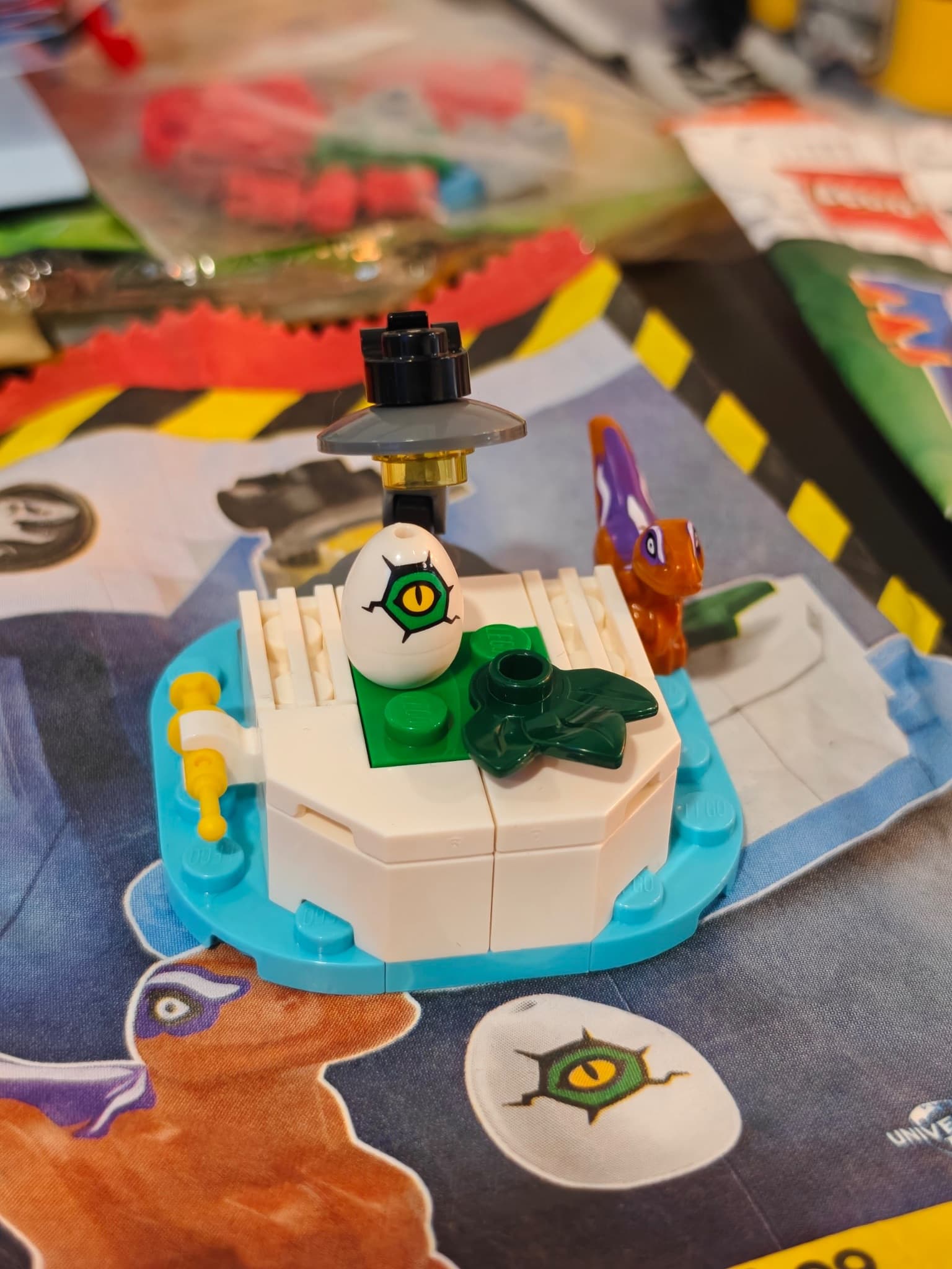 LEGO 122401 Laboratory with Raptor