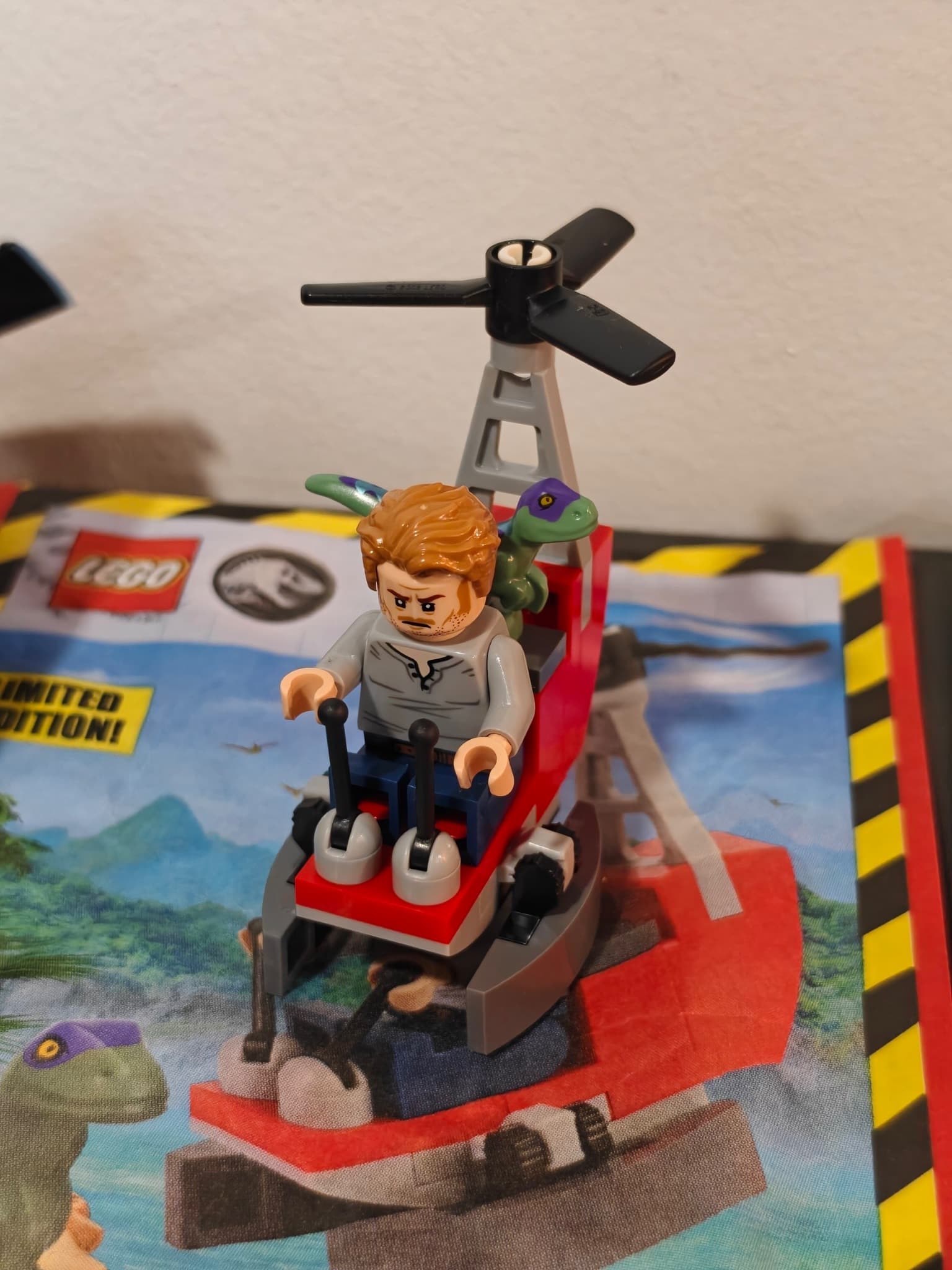 LEGO 122403 Owen with Helicopter
