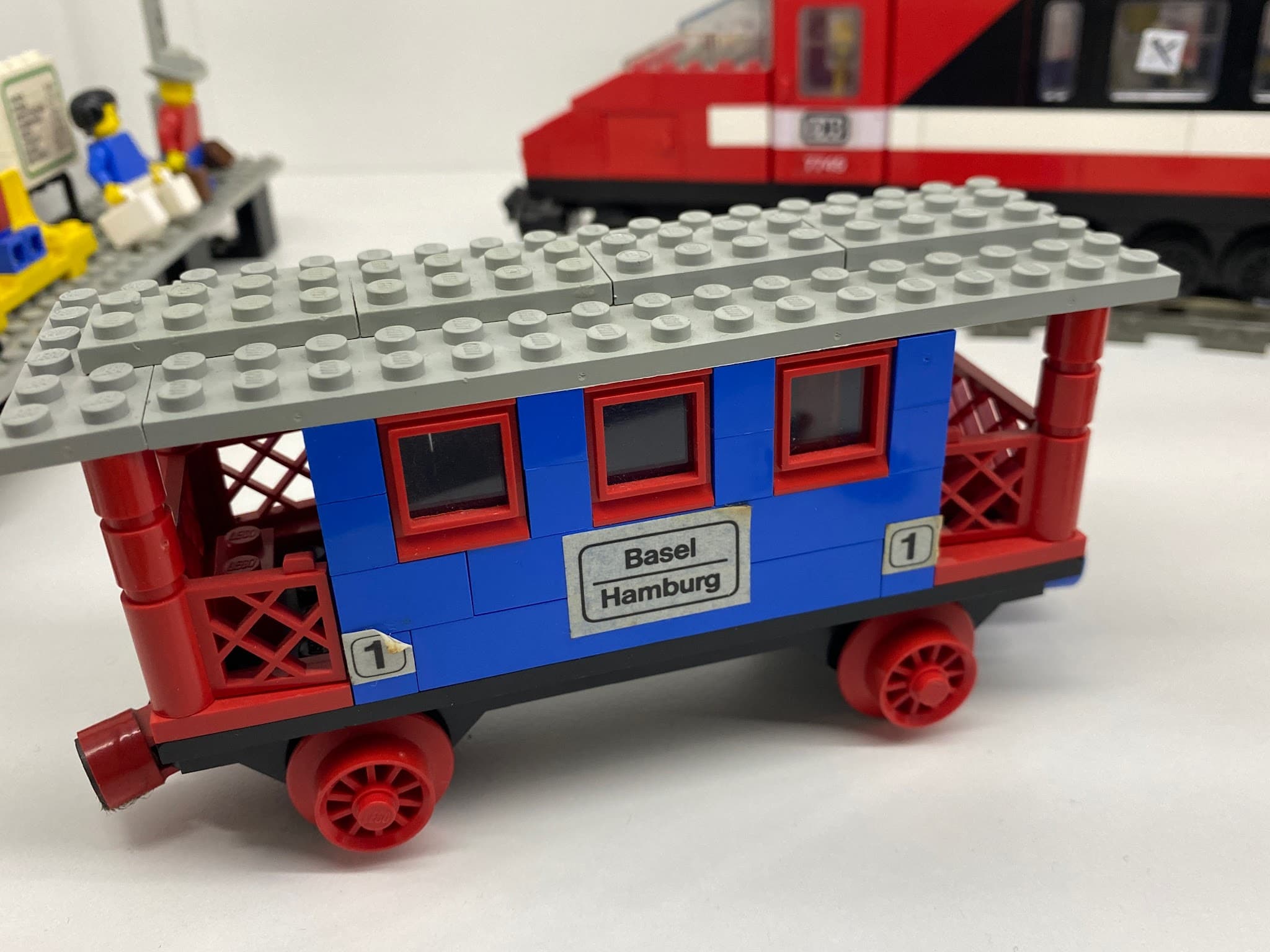LEGO 131 Passenger Coach