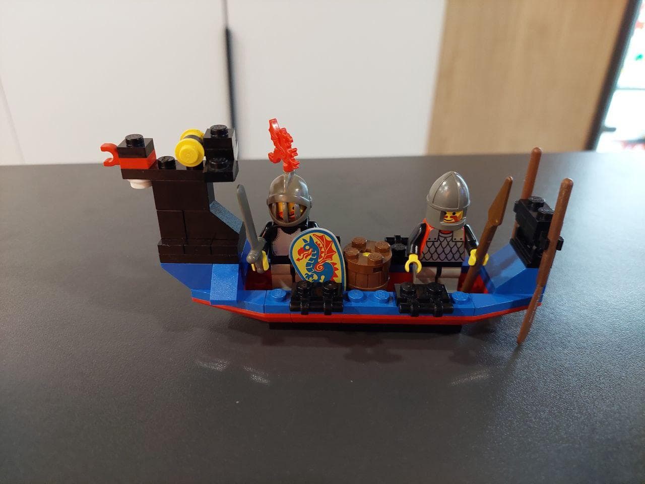 LEGO 1547 Black Knights Boat