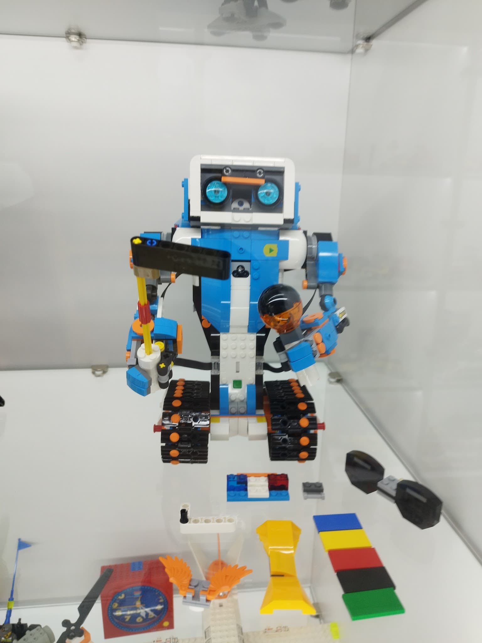 LEGO 17101 Boost Creative Toolbox