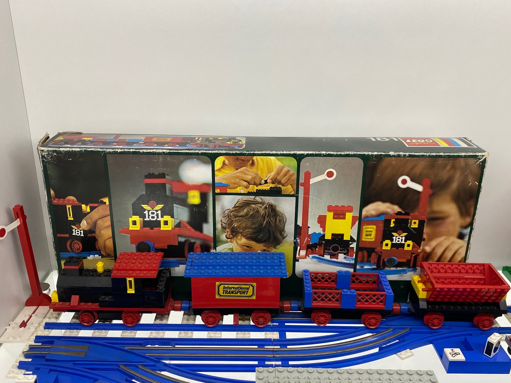 LEGO 181 Train Set with Motor, Signals and Shunting Switch