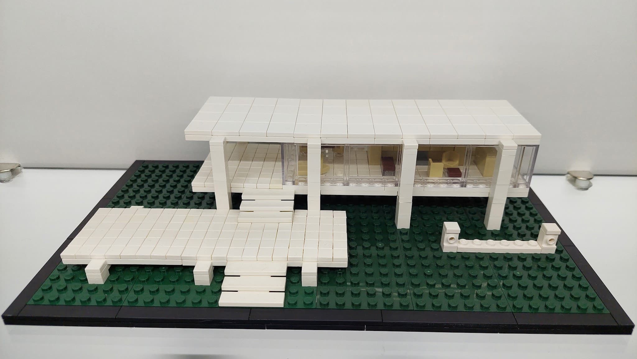 LEGO 21009 Farnsworth House