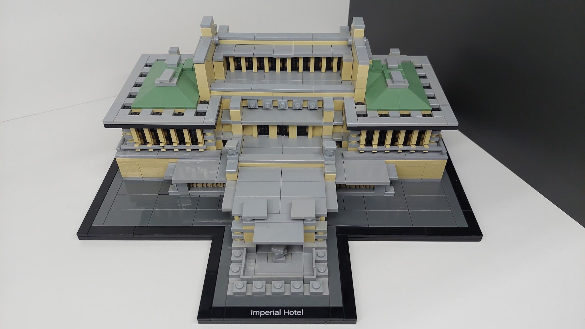 LEGO 21017 Imperial Hotel