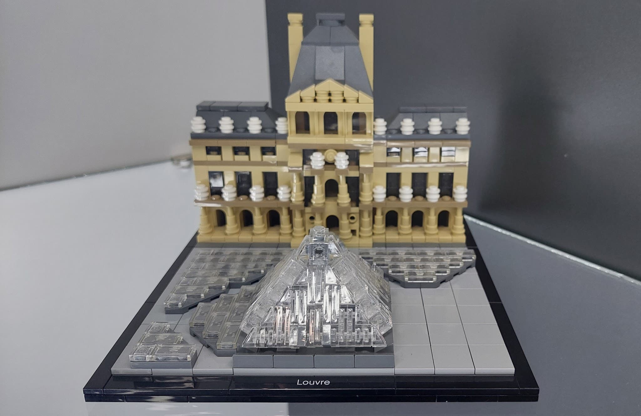 LEGO 21024 Louvre