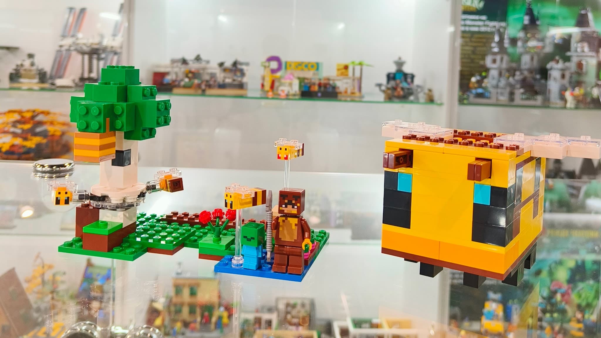 LEGO 21241 The Bee Cottage