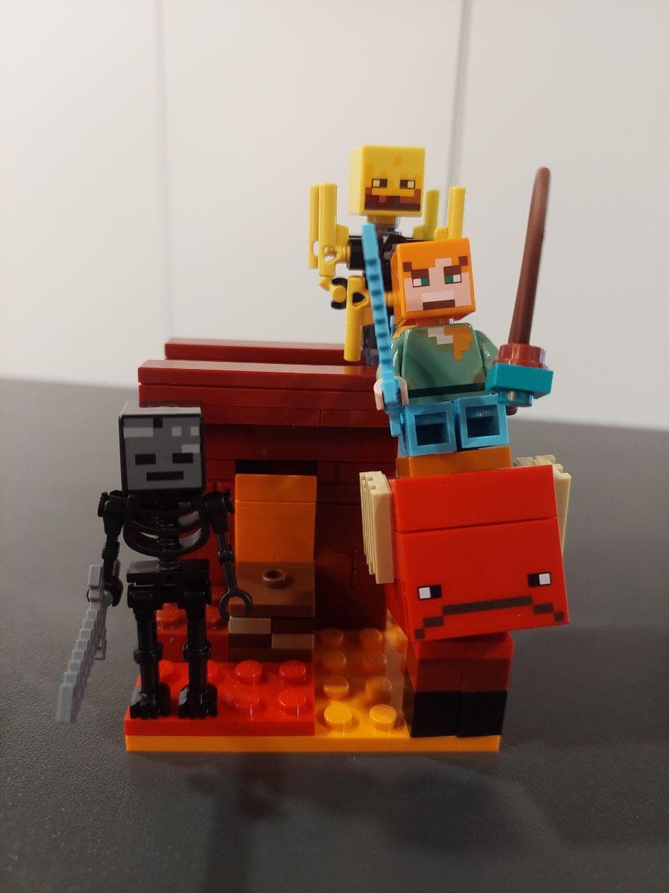 LEGO 21266 The Nether Lava Battle