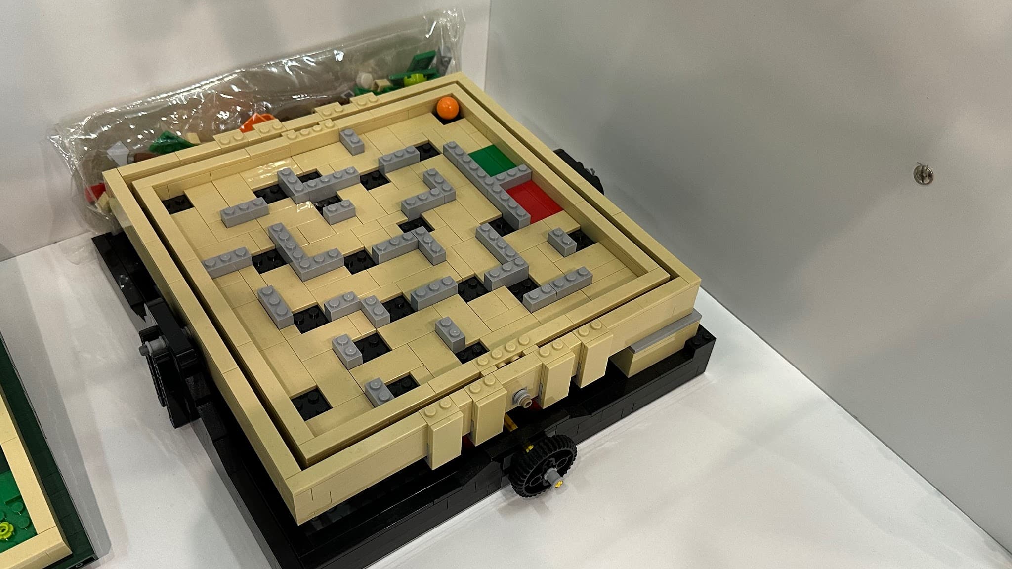 LEGO 21305 Maze