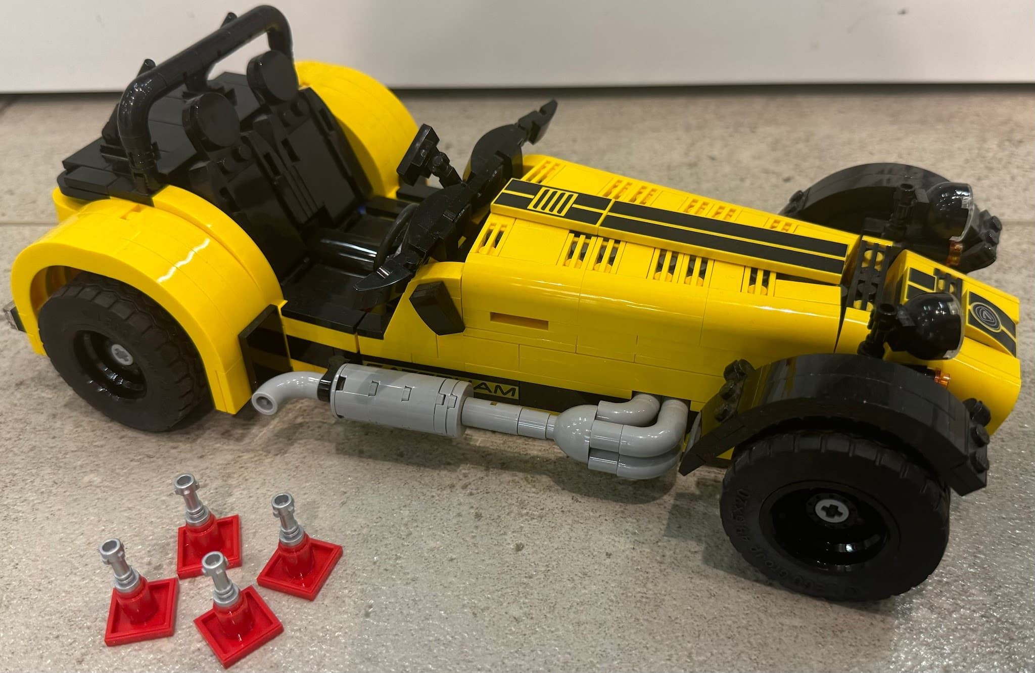 LEGO 21307 Caterham Seven 620R