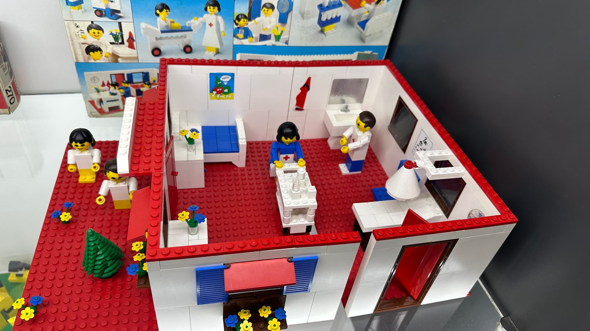 LEGO 231 Hospital