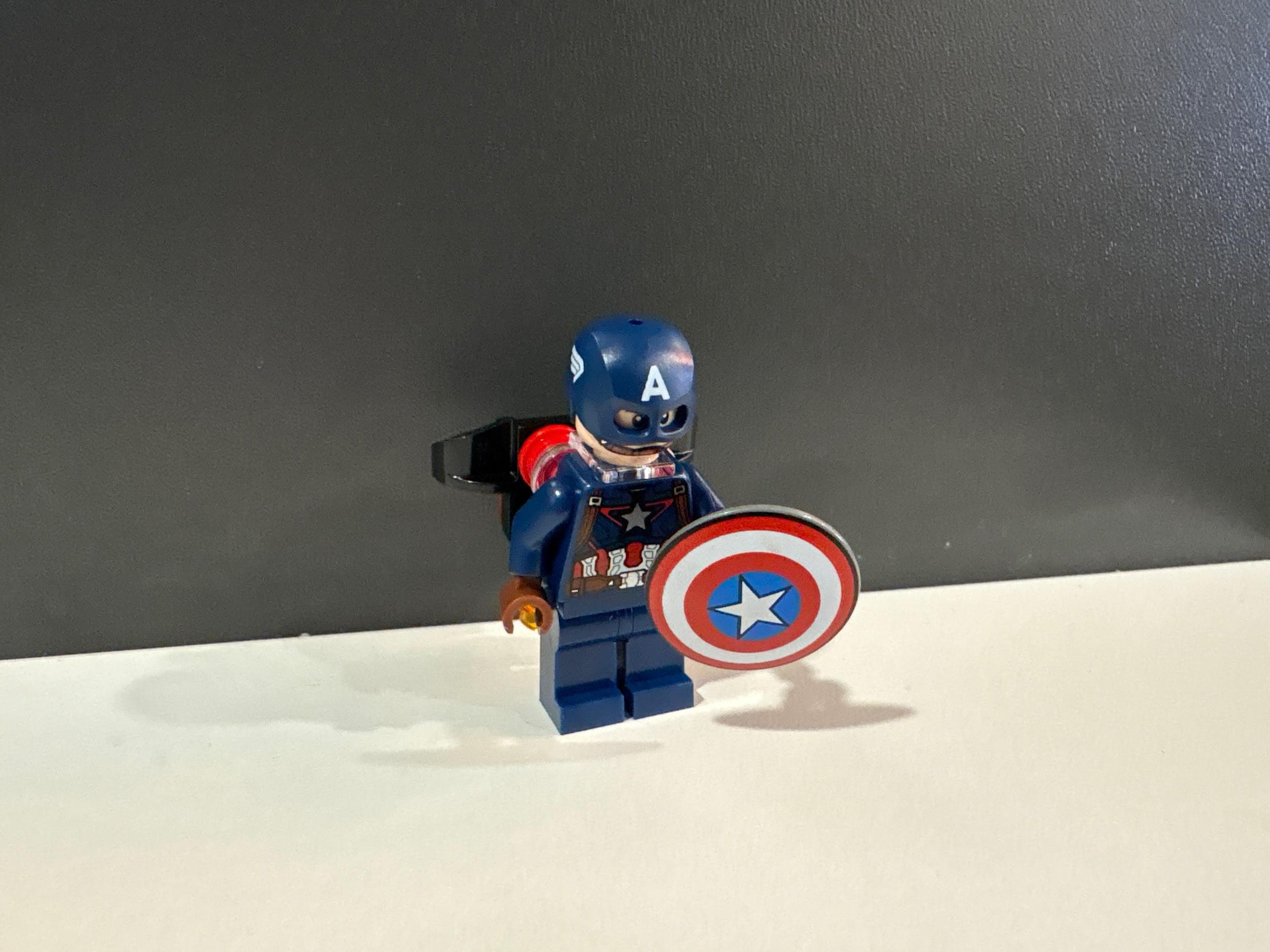 LEGO 242503 Captain America