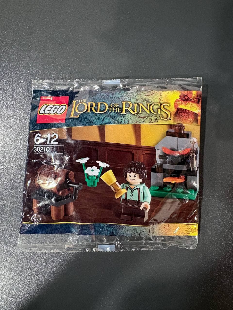 LEGO 30210 Frodo with cooking corner