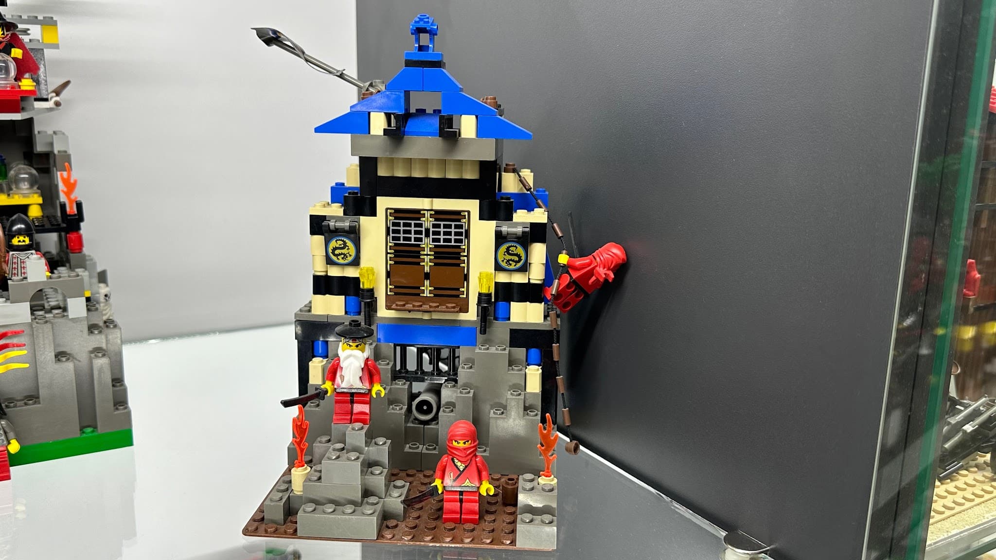 LEGO 3052 Ninja Fire Fortress