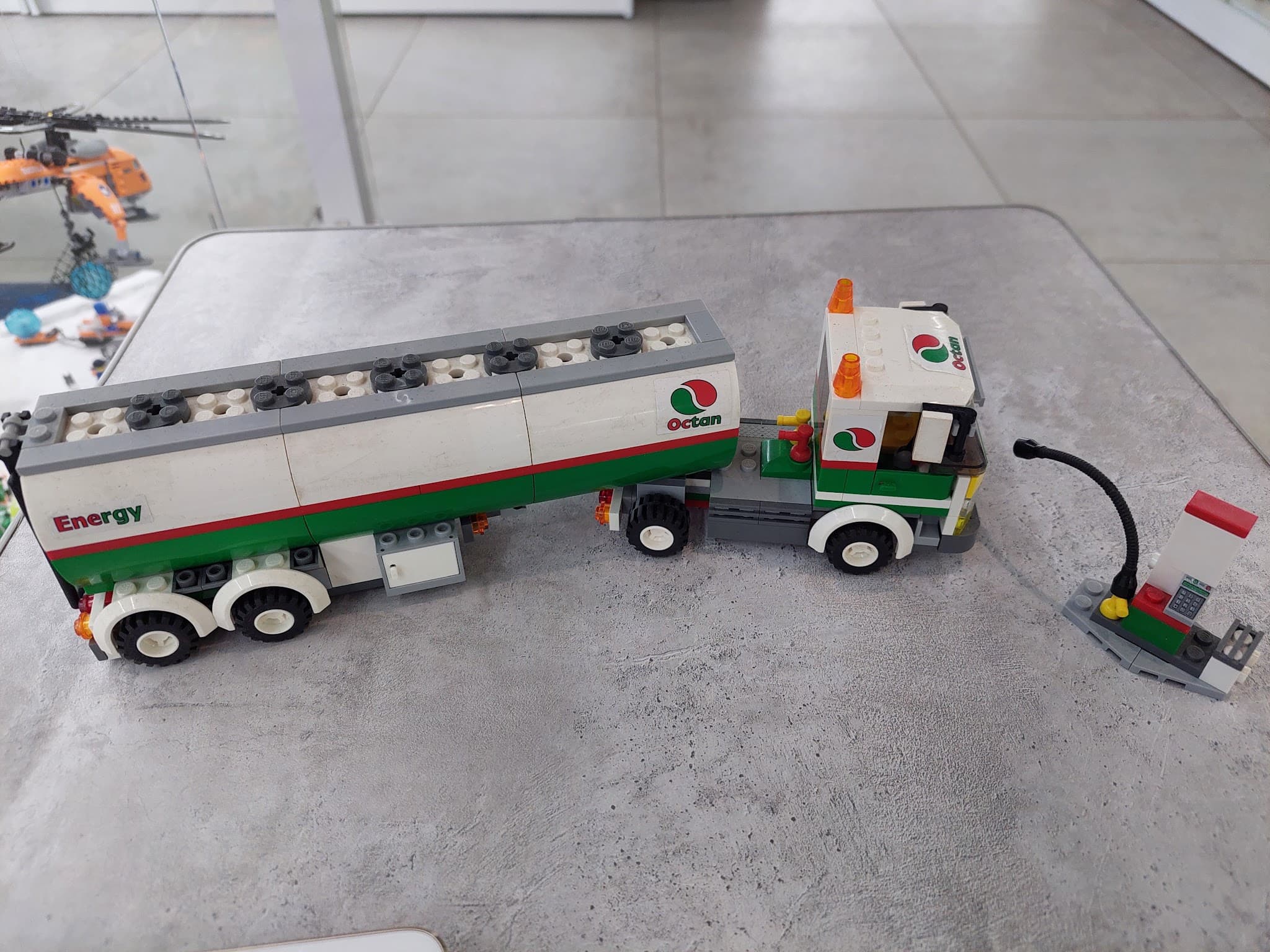 LEGO 3180 Tank Truck
