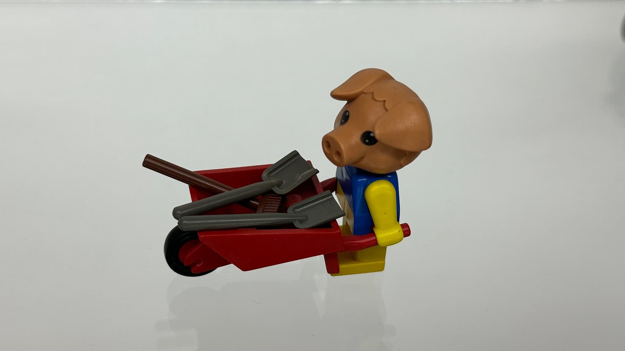 LEGO 325-2 Percy Pig with his Barrow