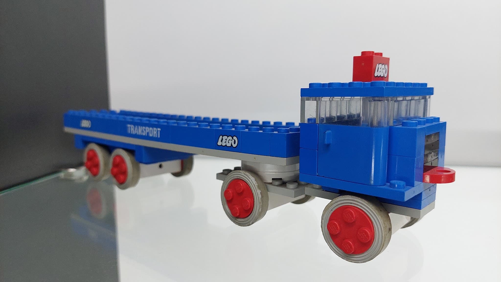 LEGO 334-1 Articulated lorry with large flatbed