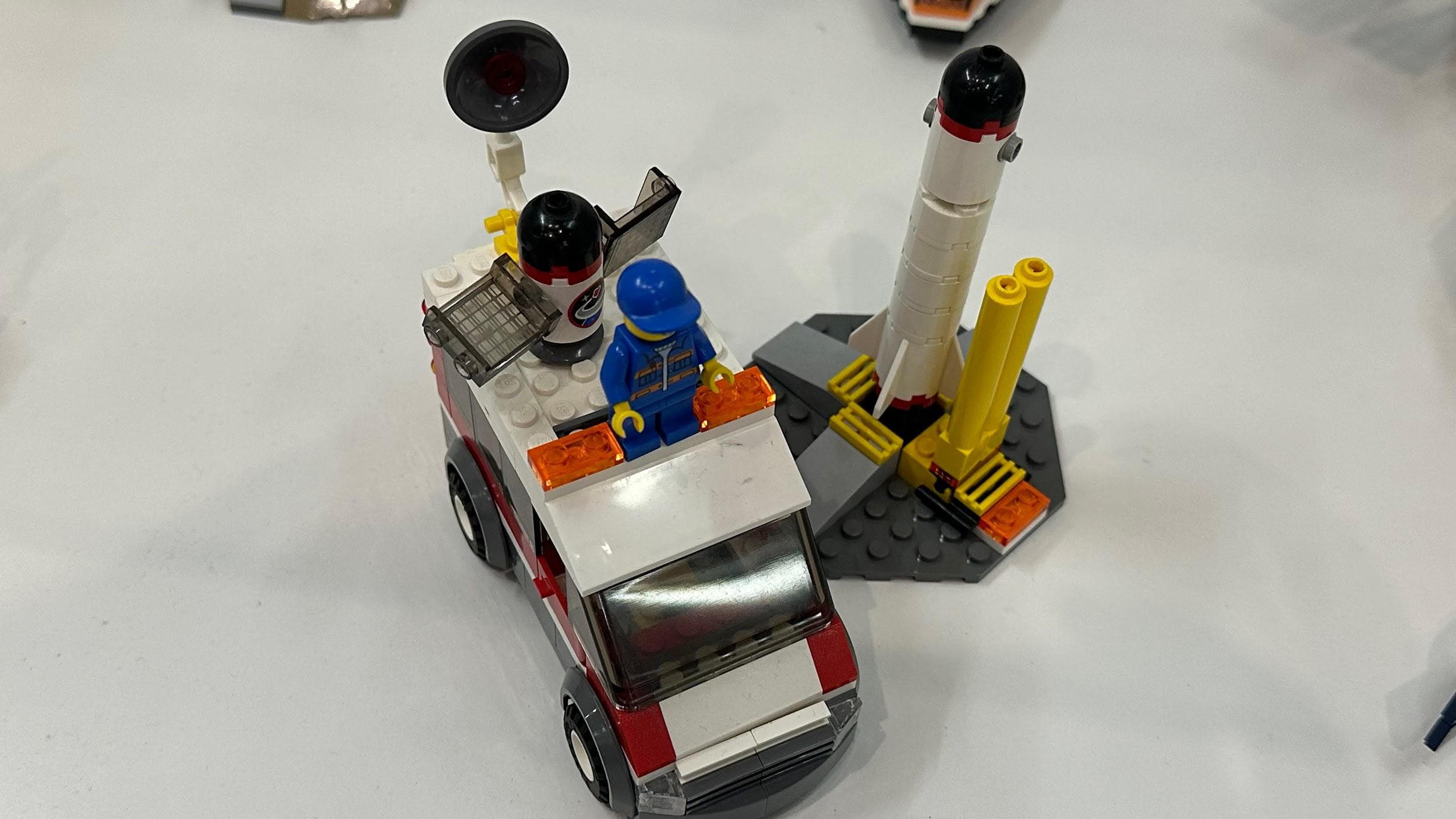 LEGO 3366 Satellite Launch Pad
