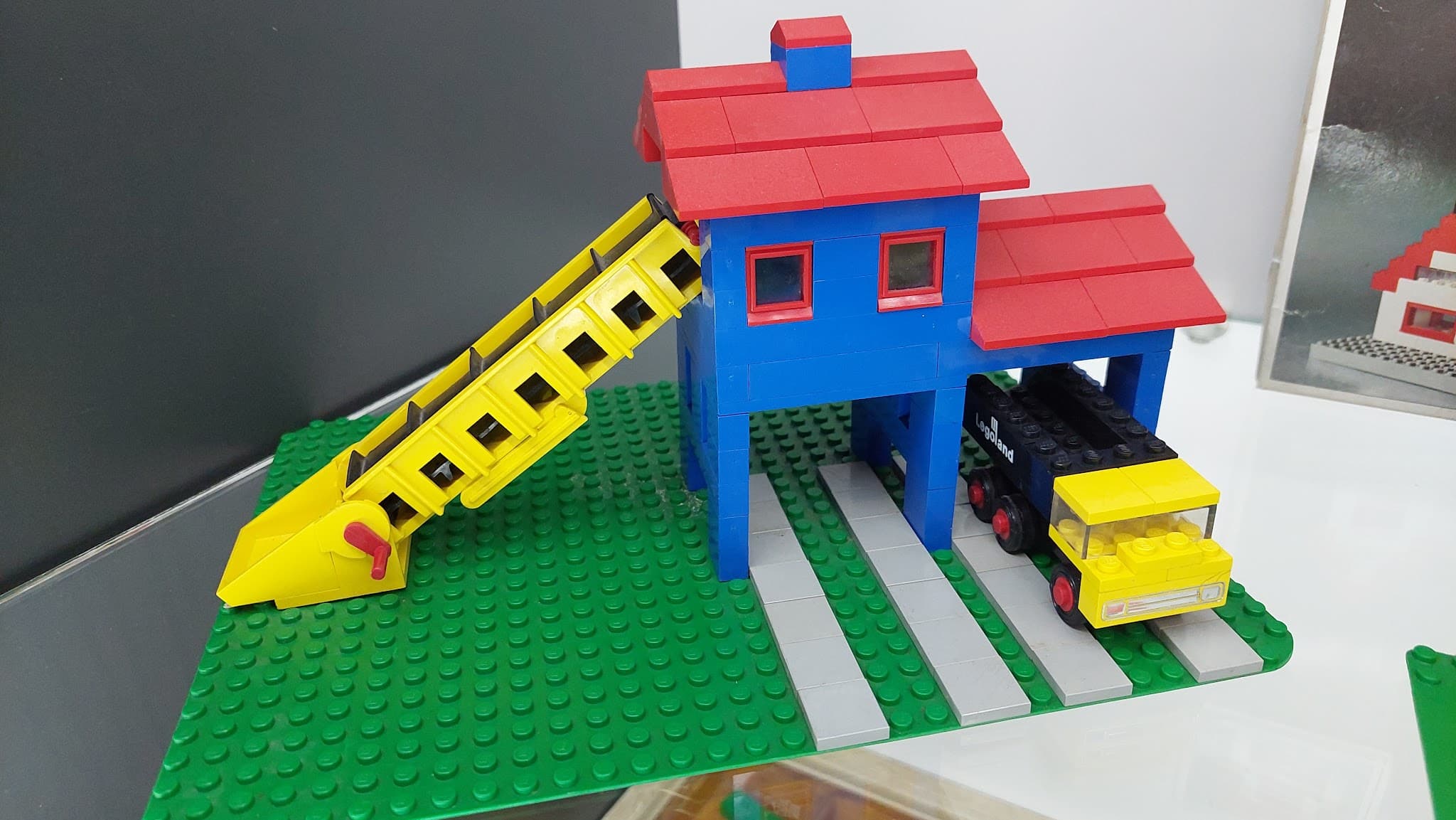 LEGO 351-1 Gravel Depot