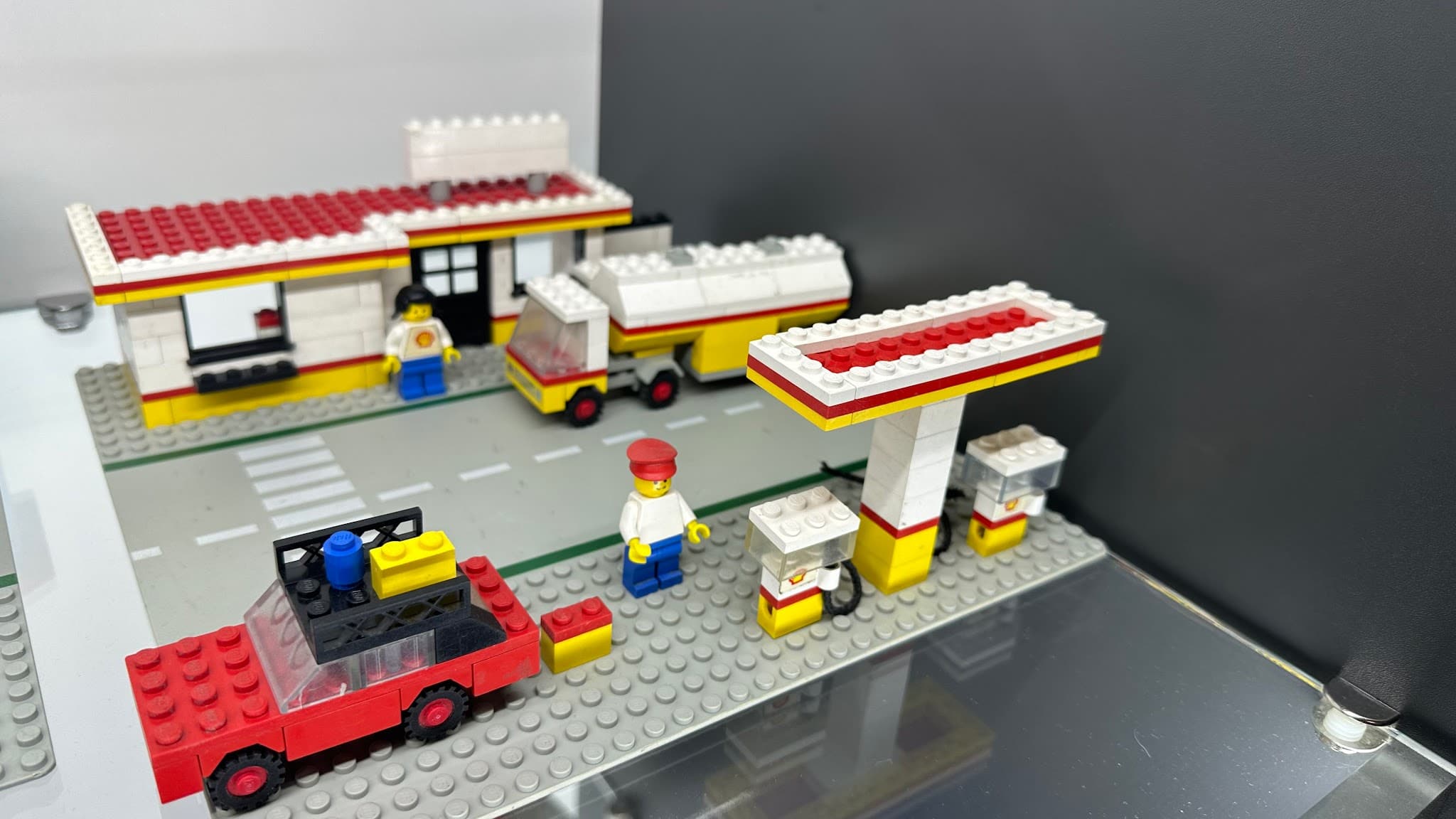 LEGO 377 Shell Service Station