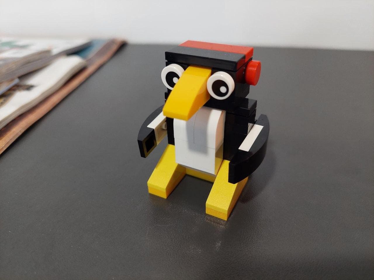 LEGO 40332 Penguin