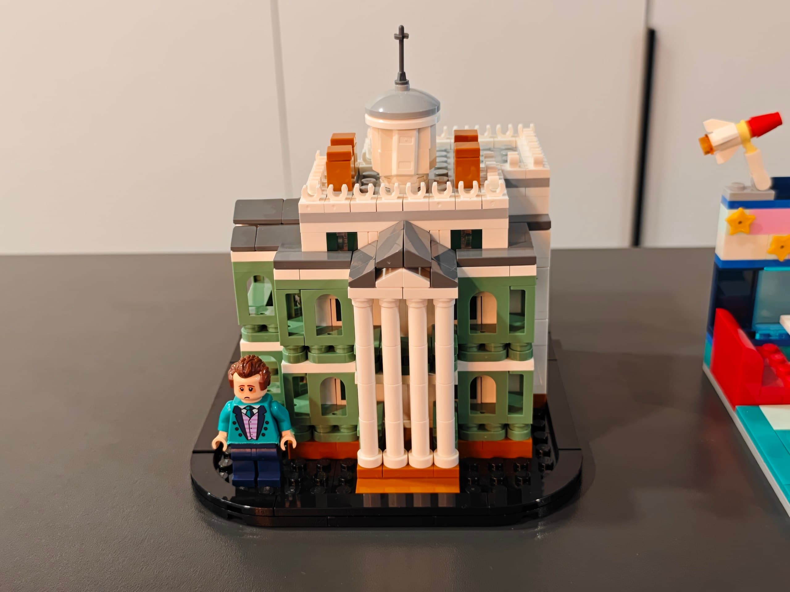 LEGO 40521 Mini Disney The Haunted Mansion