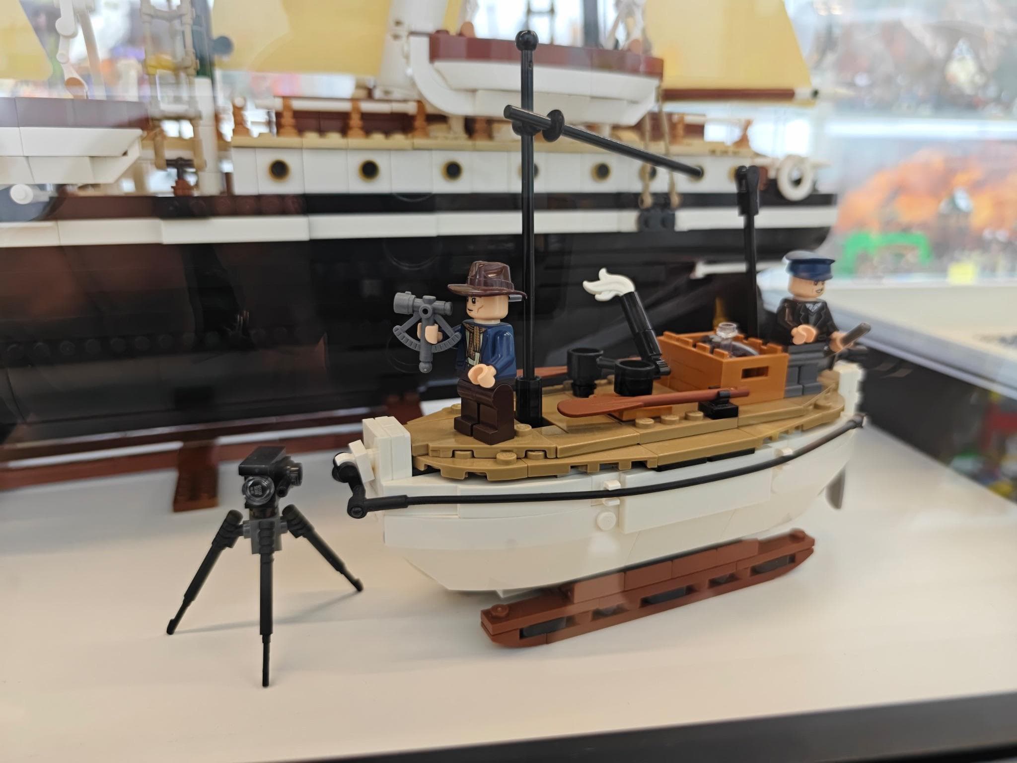 LEGO 40729 Shackleton's Lifeboat