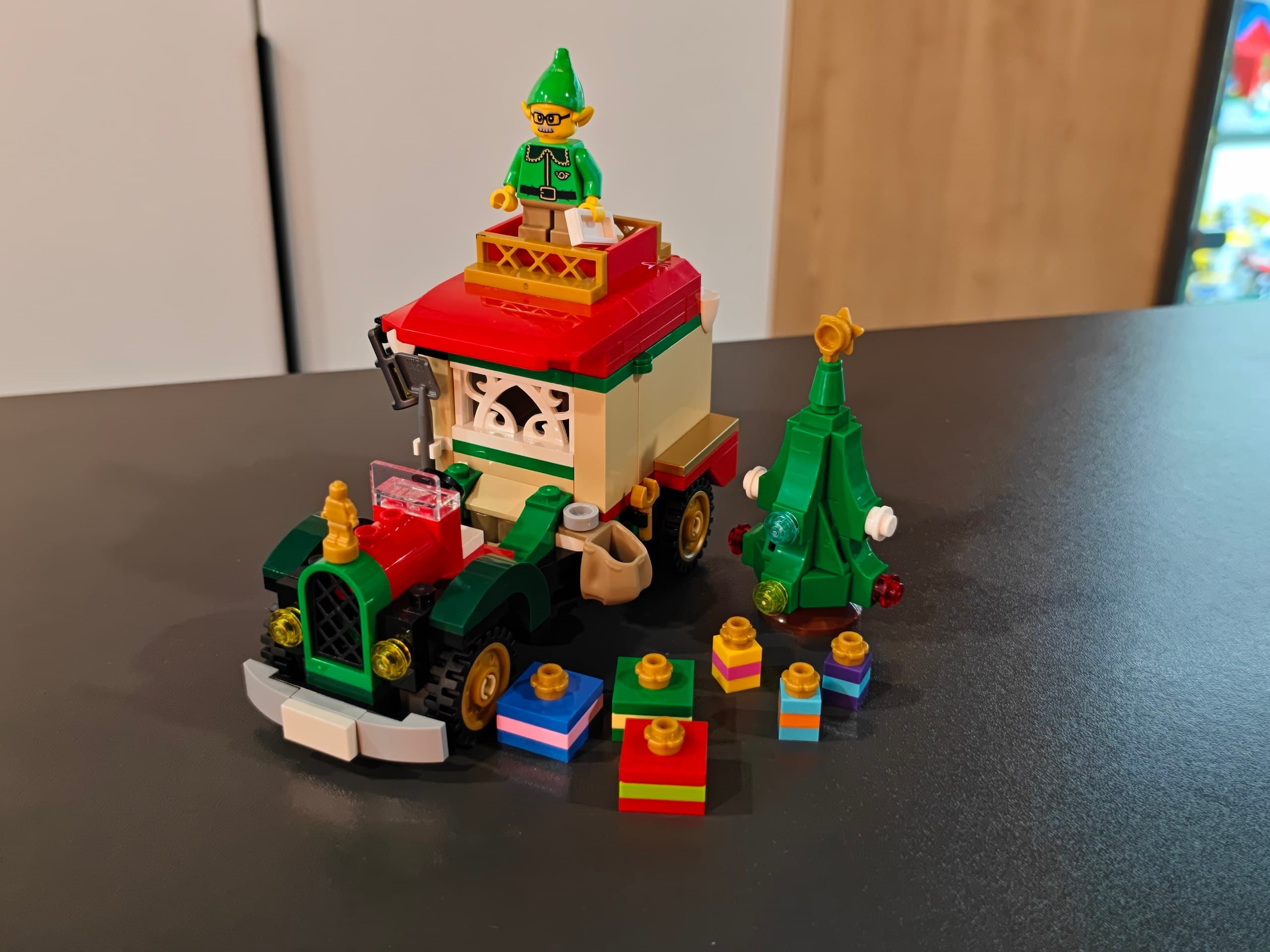 LEGO 40746 Santa's Delivery Truck