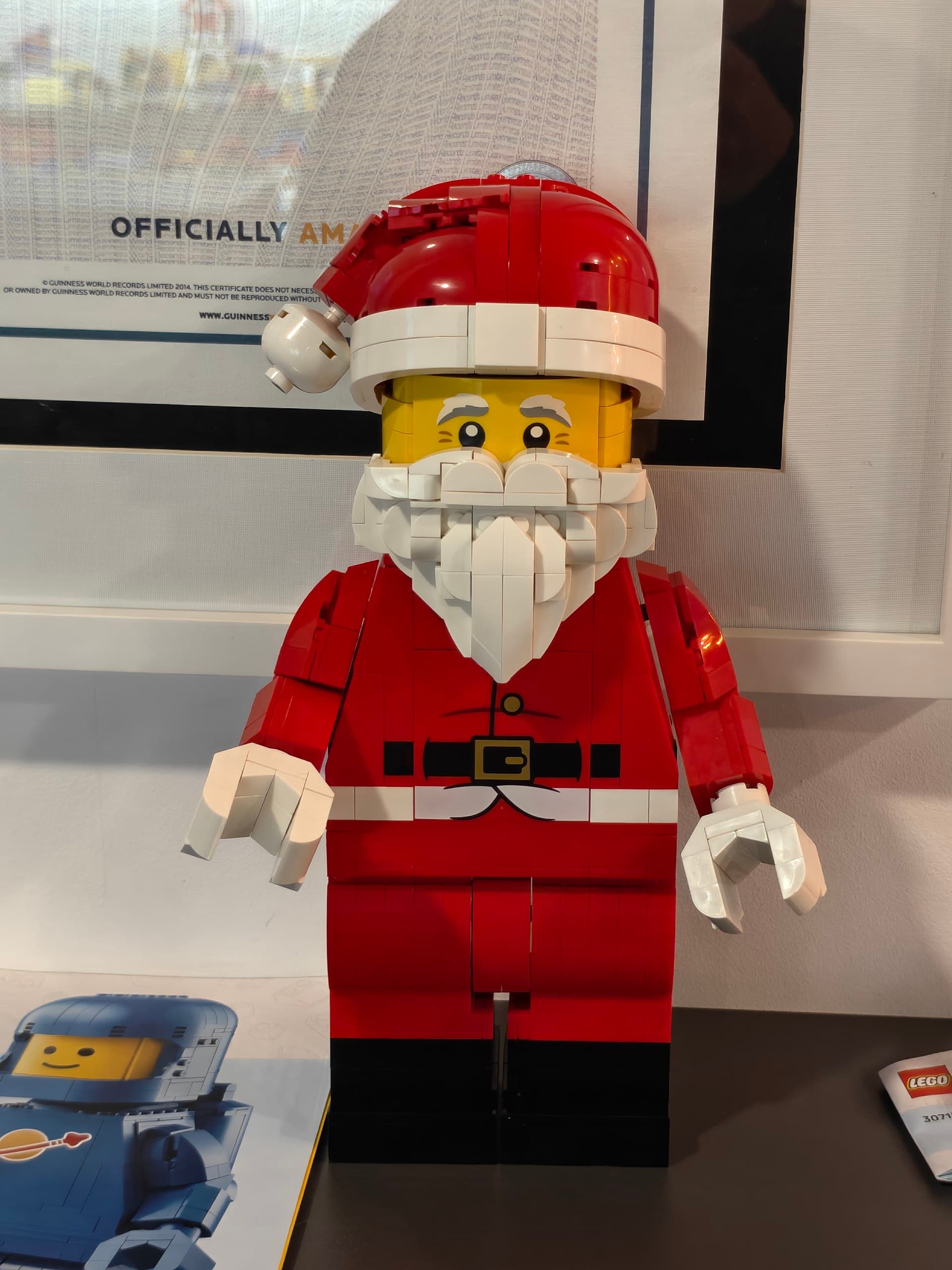 LEGO 40820 Up-Scaled Santa Minifigure
