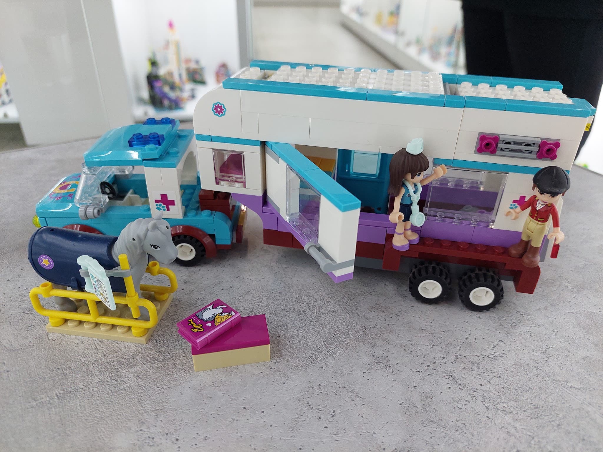 LEGO 41125 Horse Vet Trailer