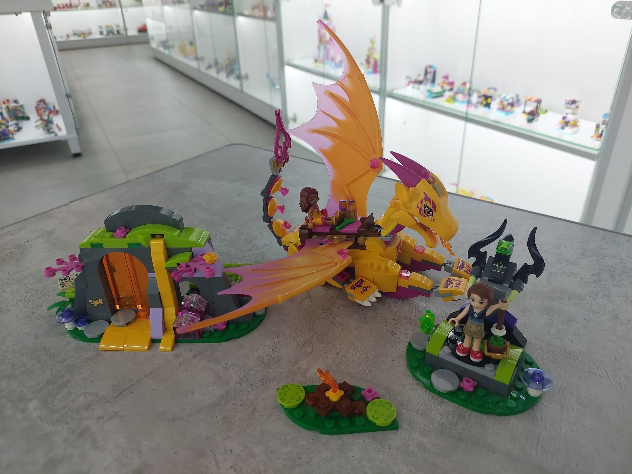 LEGO 41175 Fire Dragon's Lava Cave