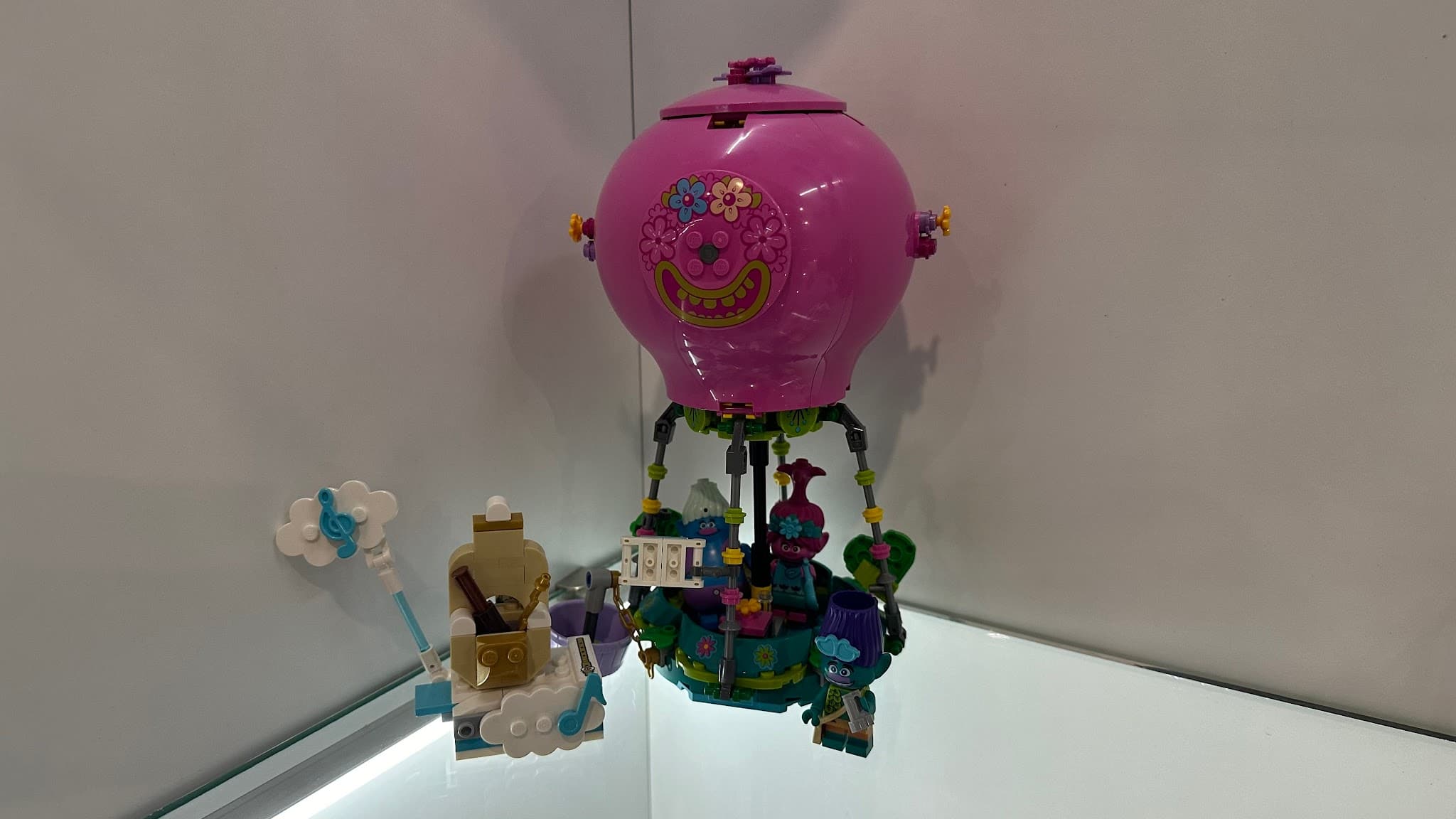 LEGO 41252 Poppy's Air Balloon Adventure