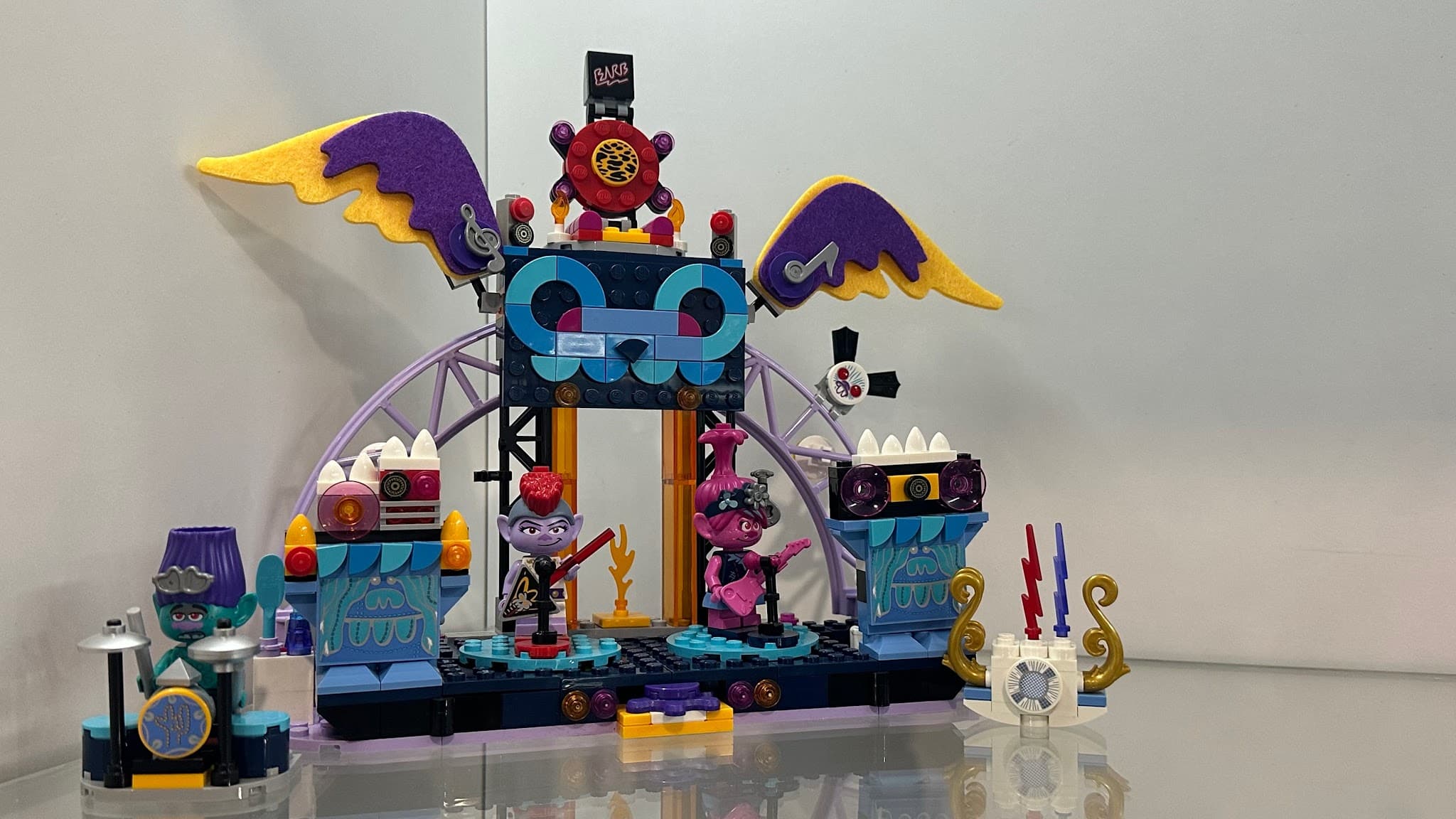LEGO 41254 Volcano Rock City Concert