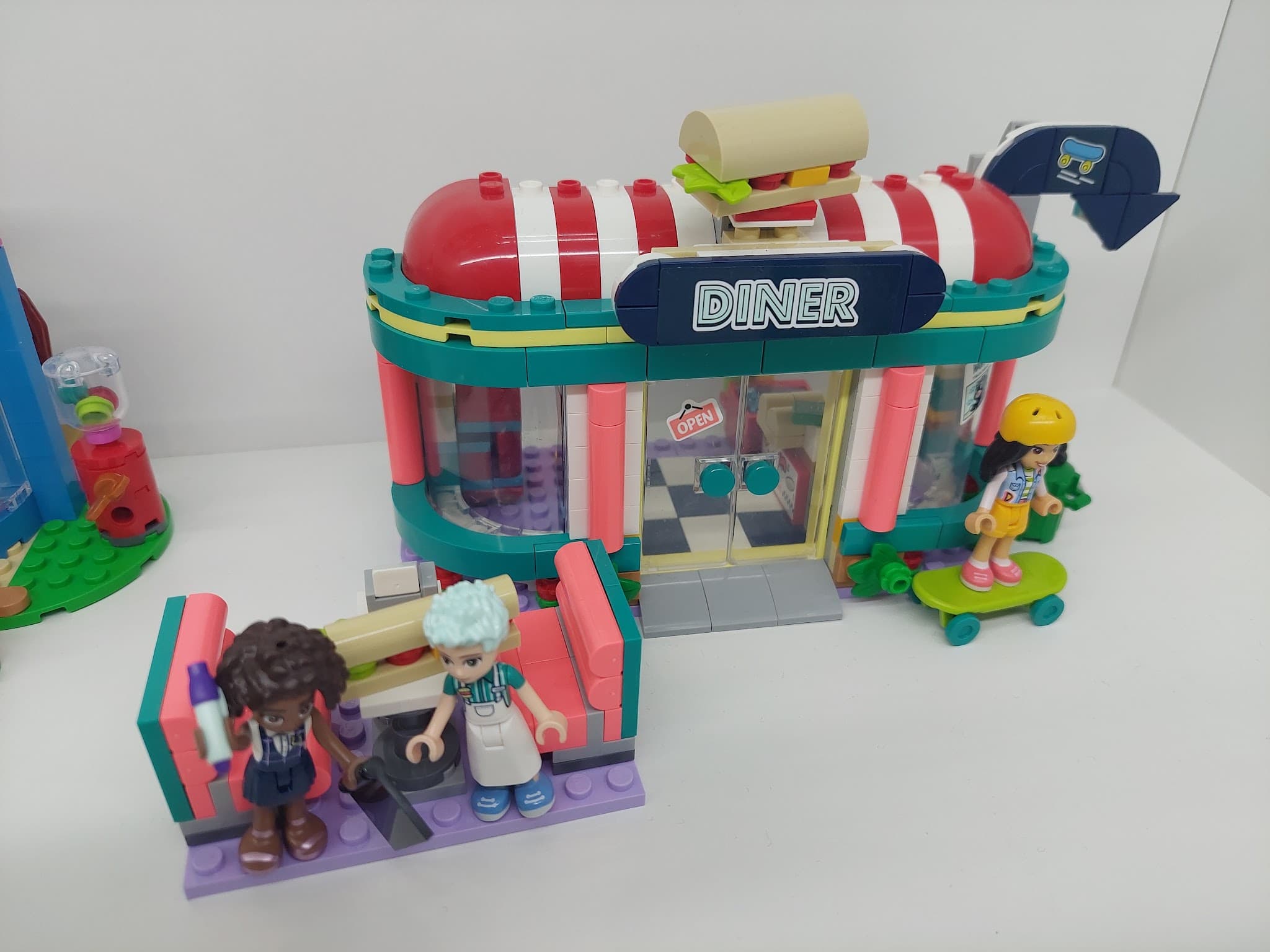 LEGO 41728 Heartlake Downtown Diner