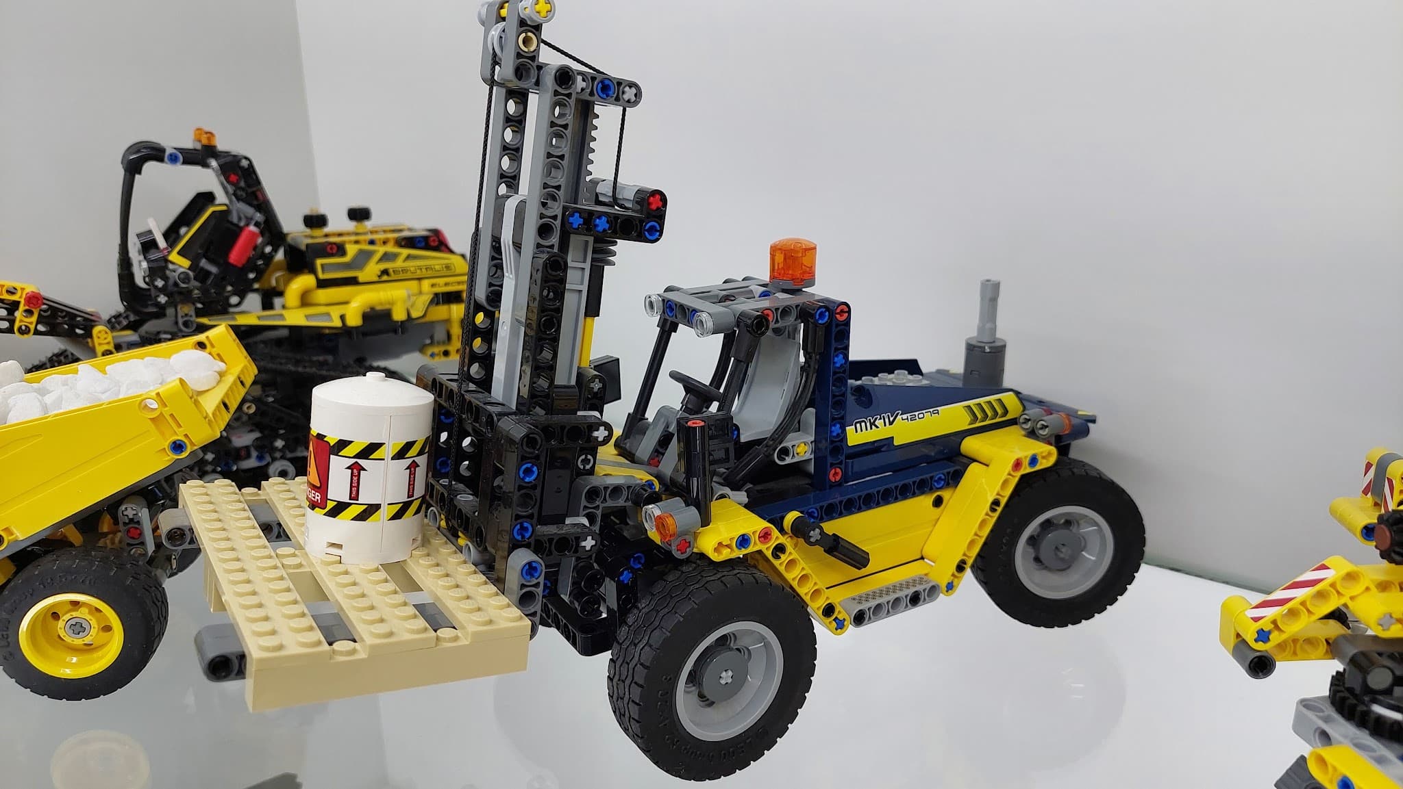 LEGO 42079 Heavy Duty Forklift