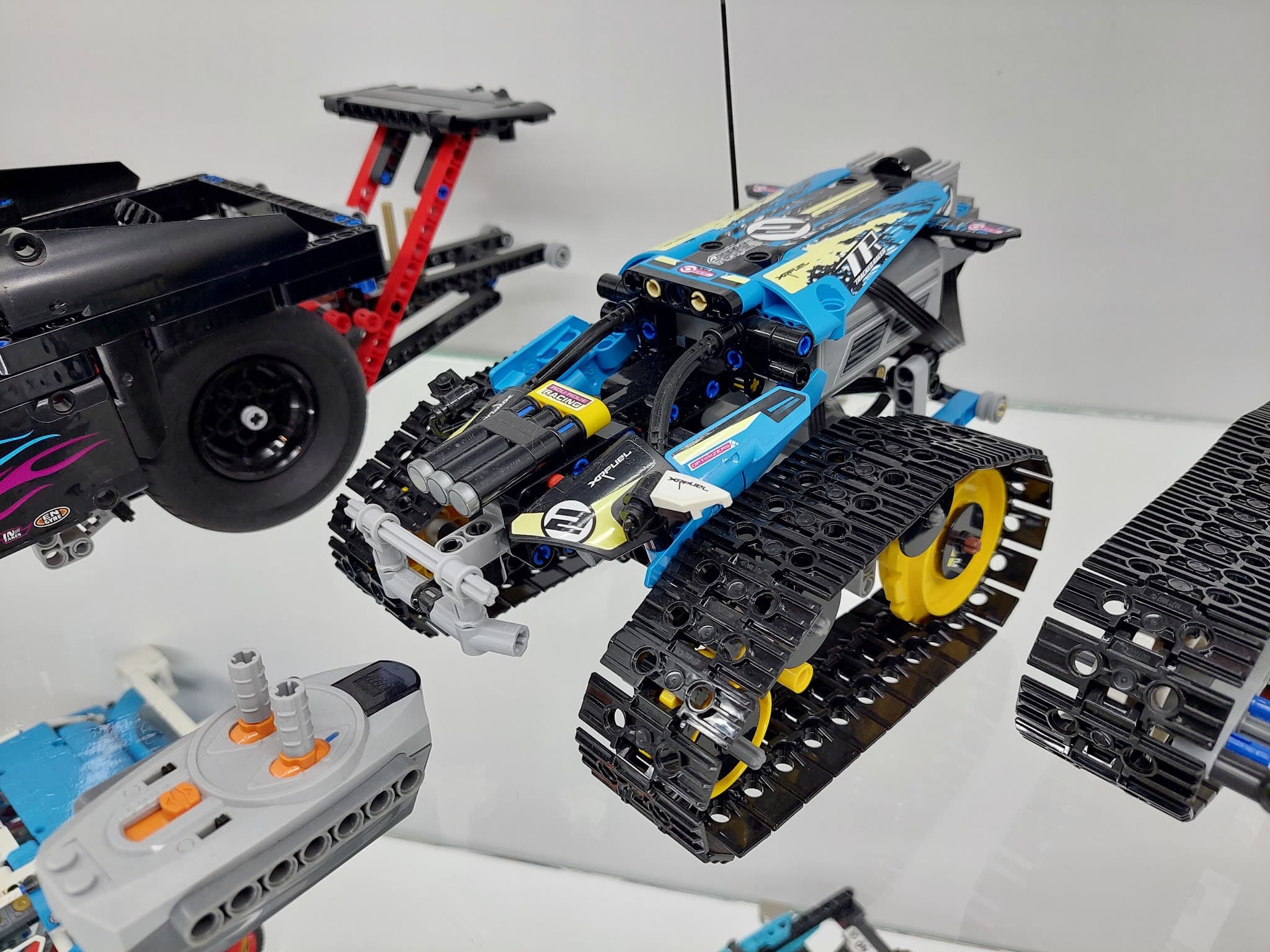 LEGO 42095 Remote-Controlled Stunt Racer
