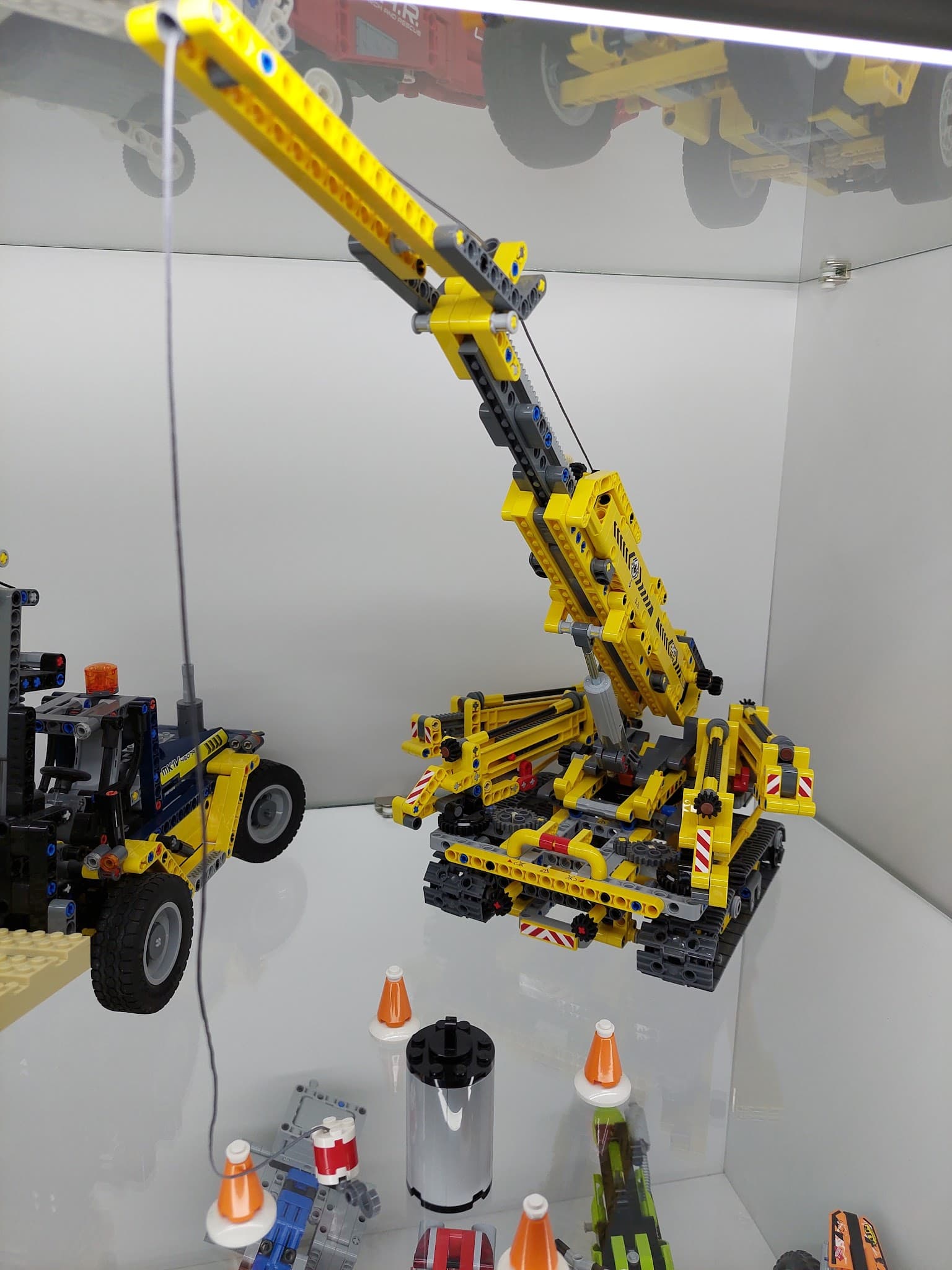 LEGO 42097 Compact Crawler Crane