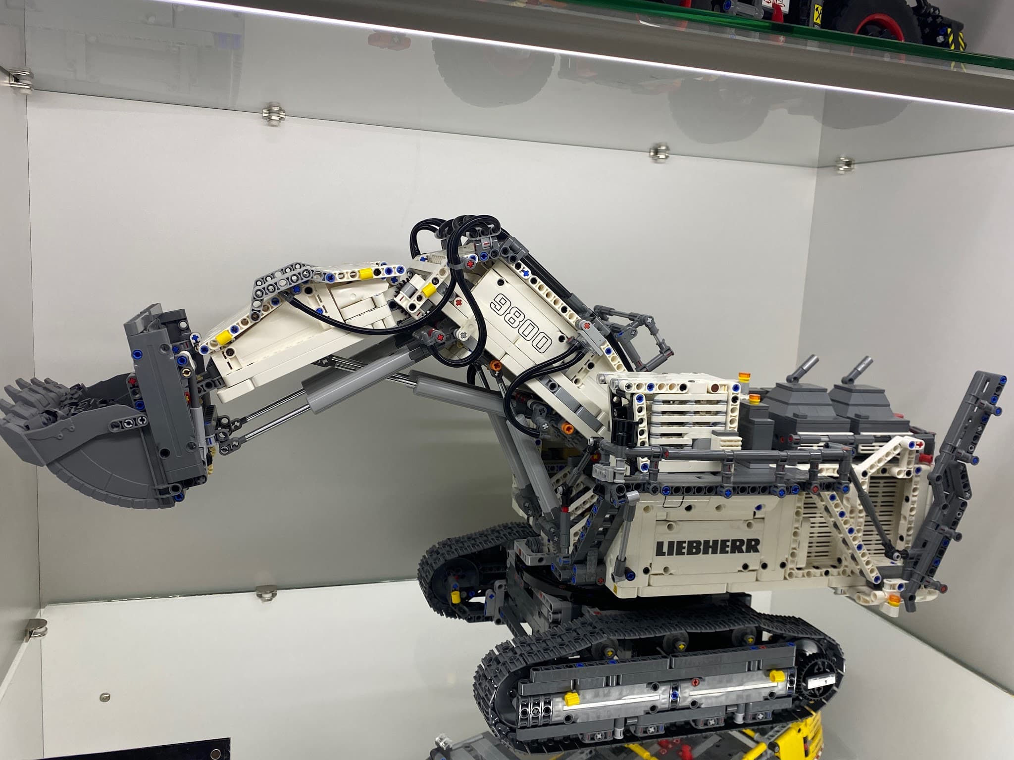 LEGO 42100 Liebherr R 9800