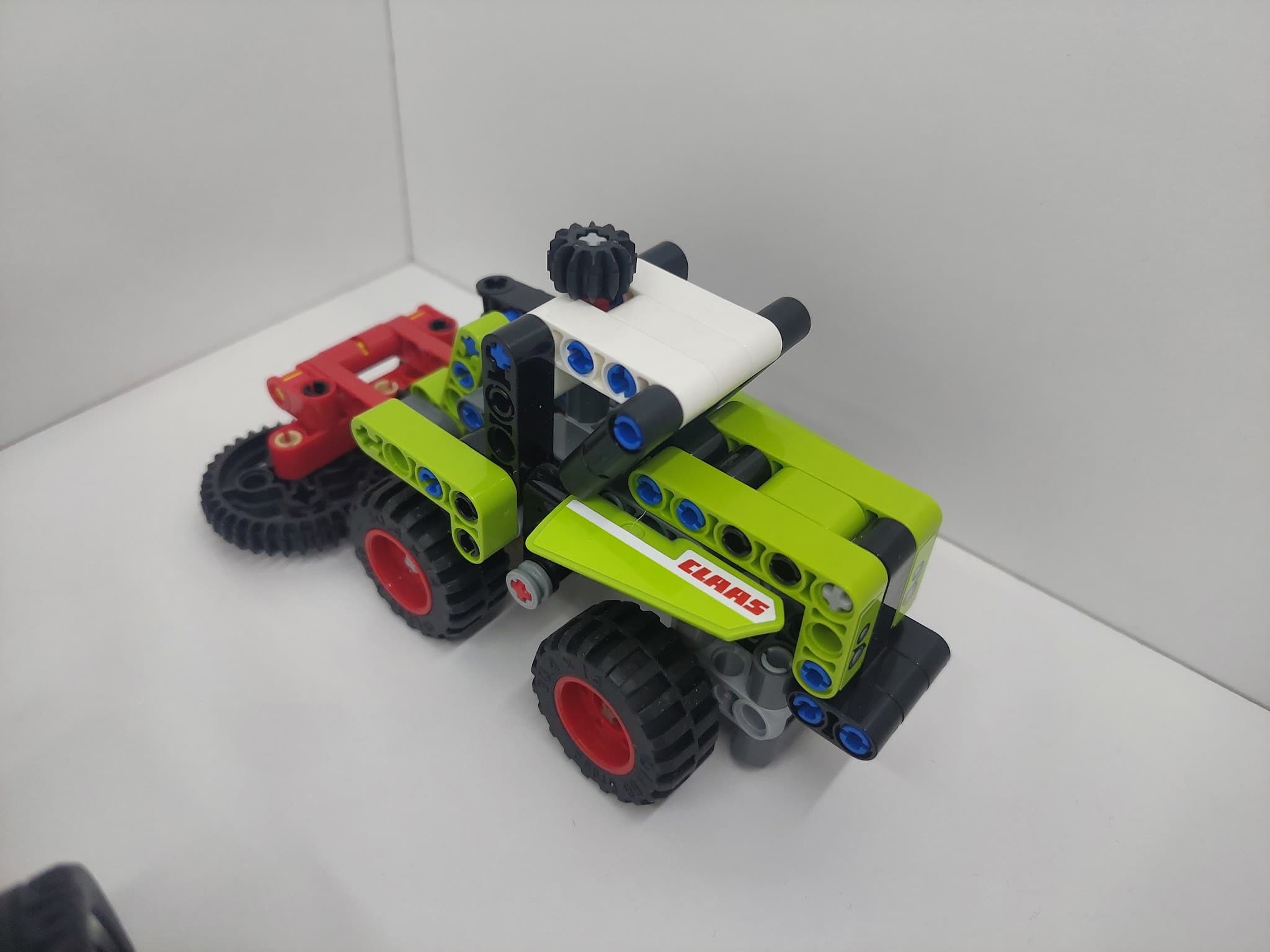 LEGO 42102 Mini CLAAS XERION